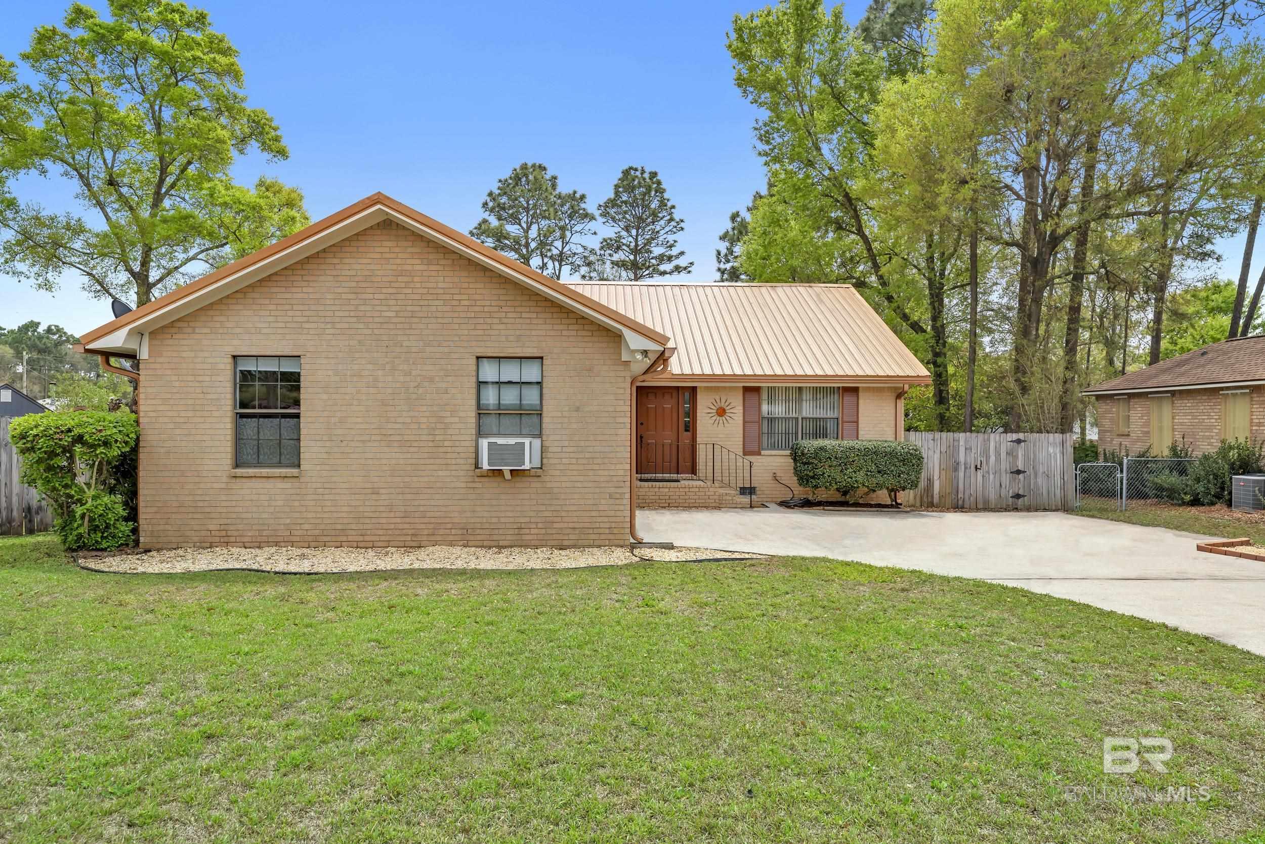 2760 Manuel Circle, Lillian, AL, 36549