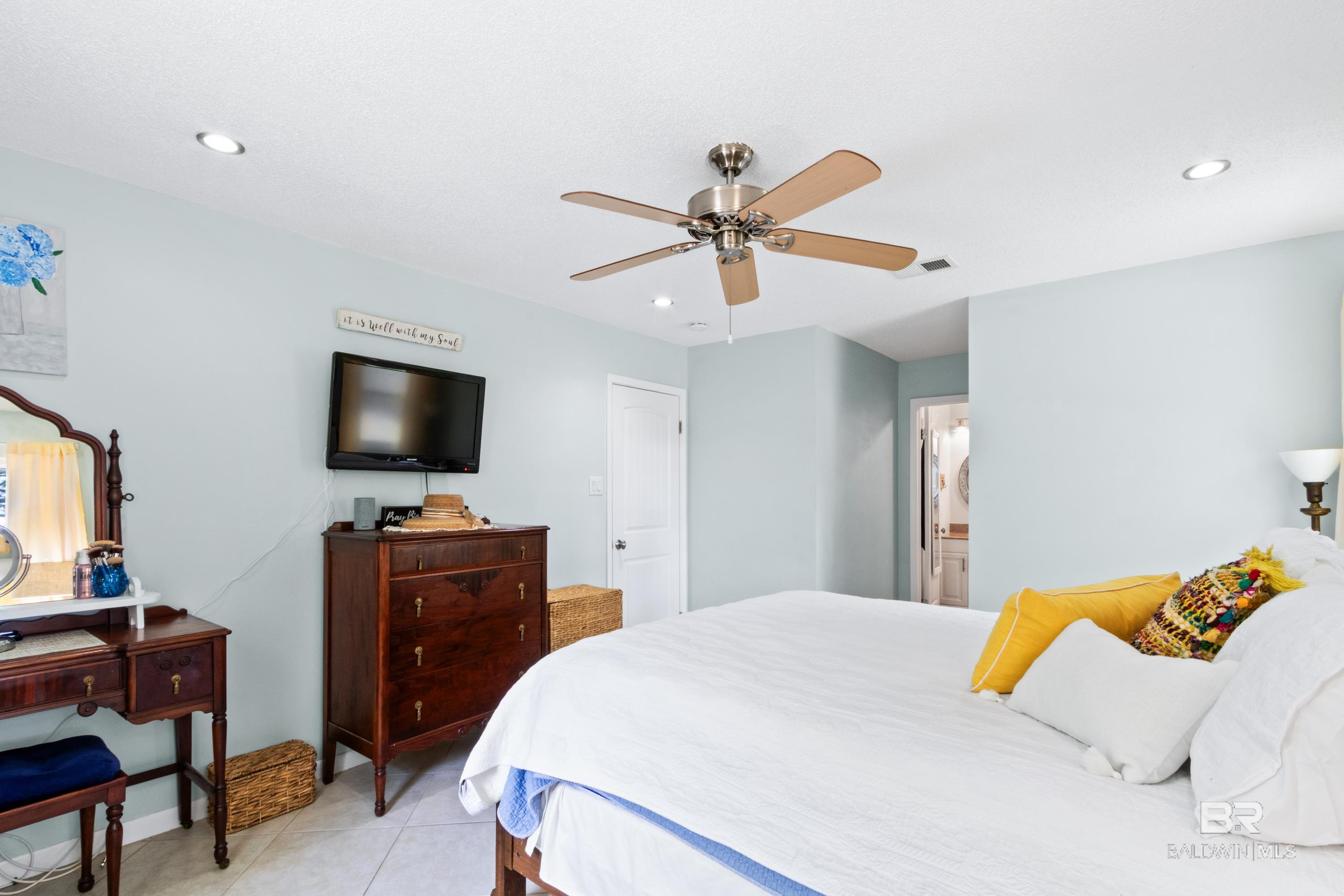 805 E 24th Avenue, Gulf Shores, AL, 36542