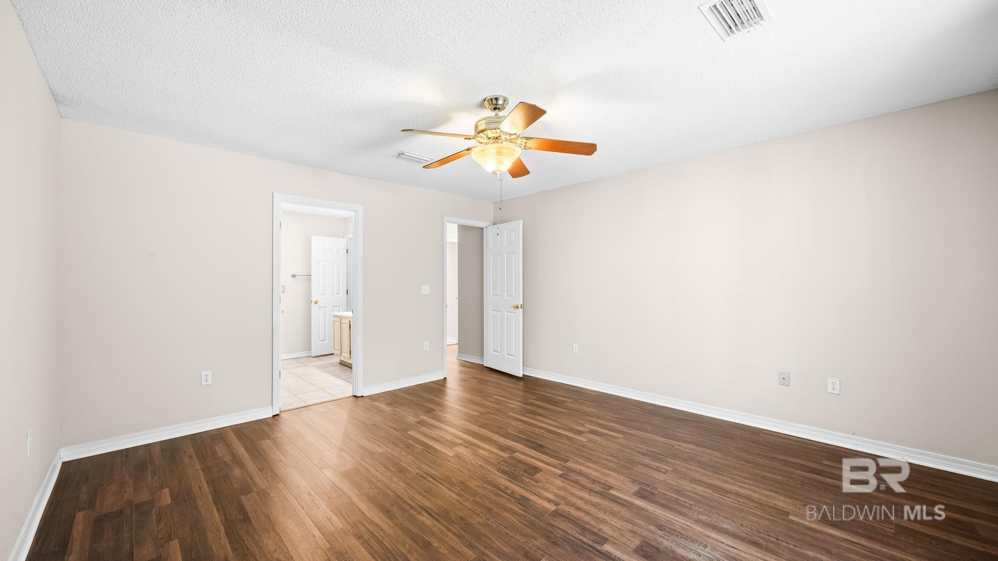 https://zimg.paragon.ice.com/ParagonImages/Property/PG/BCAR/394558/22/0/0/707589337cc4ee324b41960759e5db89/7/c1bf7f9cec1981c7c3f6e1c82718a2cf/394558-7b1c7daa-5978-4f0c-be79-fdcdc8ff4f0a.JPG