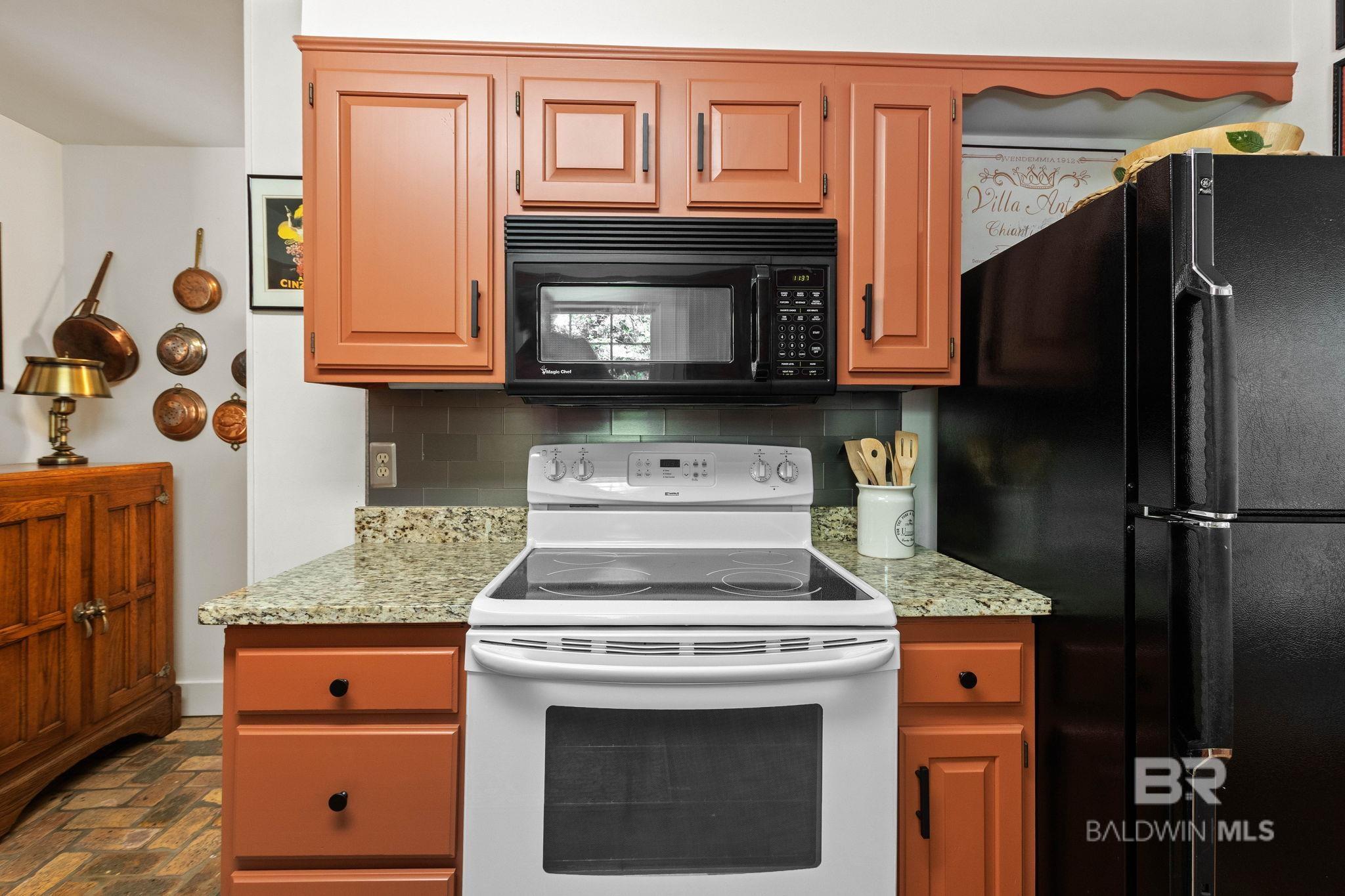 https://zimg.paragon.ice.com/ParagonImages/Property/PG/BCAR/394573/13/0/0/6b31abe79cf47e2227496fa926673aff/7/74b6991bd11b6990c949c9a1eb636847/394573-967c53aa-c982-426d-955a-ab78a25cc86e.JPG
