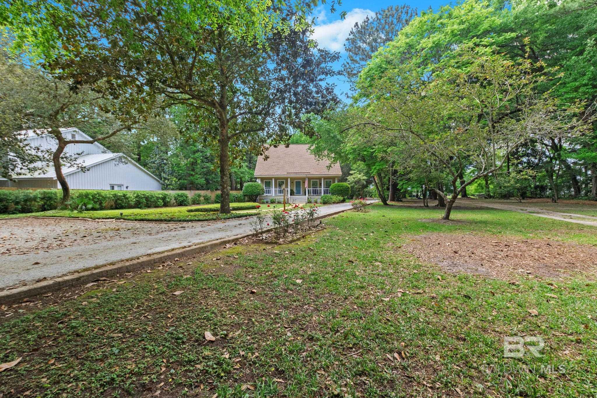 https://zimg.paragon.ice.com/ParagonImages/Property/PG/BCAR/394573/2/0/0/14182fabfed2f826a1f694724c578c2b/7/74b6991bd11b6990c949c9a1eb636847/394573-6fdd2285-369a-4e27-8581-fd57f8801c7e.JPG