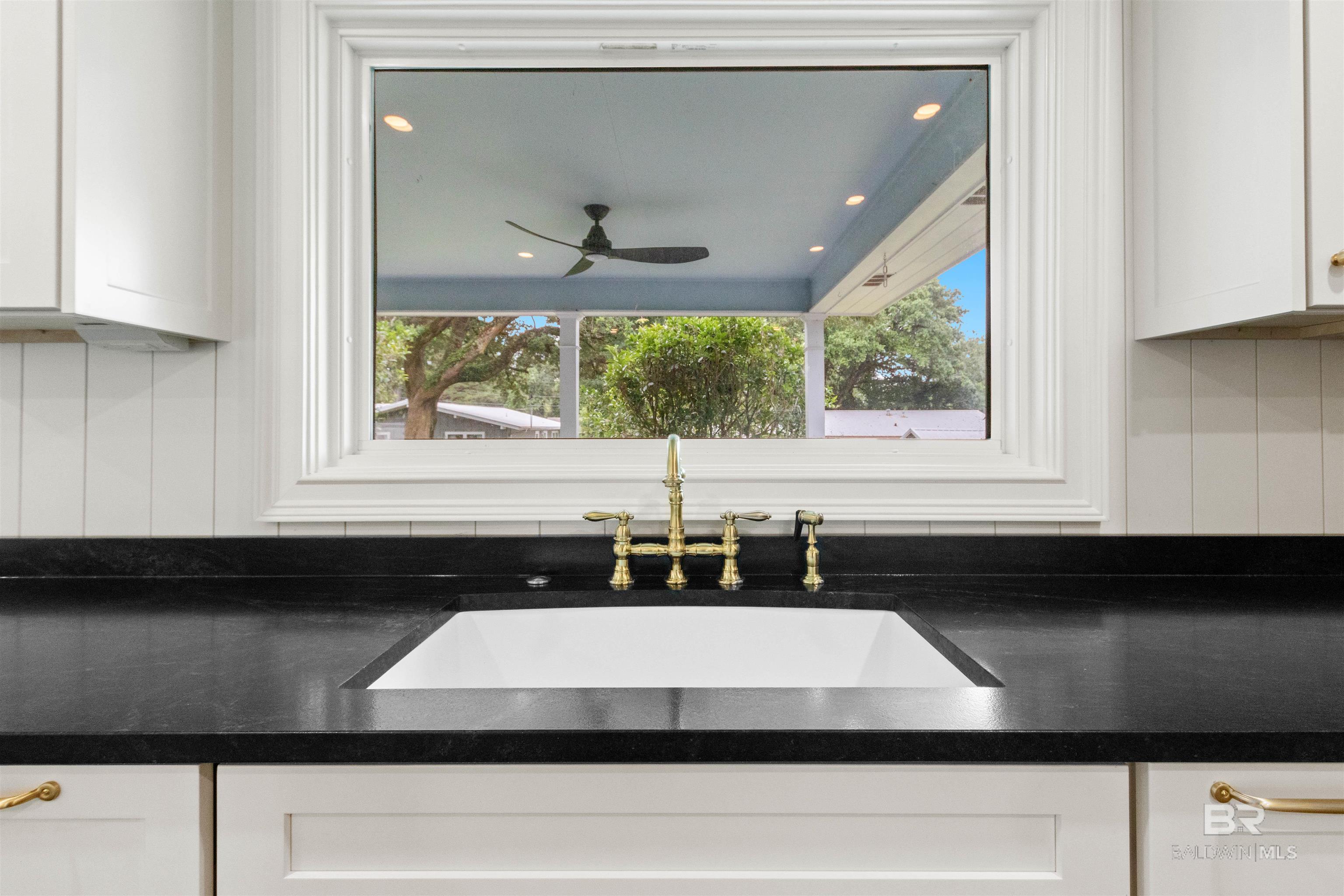 https://zimg.paragon.ice.com/ParagonImages/Property/PG/BCAR/394617/32/0/0/ce0954f62858daa4181f8a0ddfc739d9/7/d49ad55379c75592c78c033718b4785f/394617-c6a5af10-dd4c-47a0-90c8-9b5f4e801514.JPG