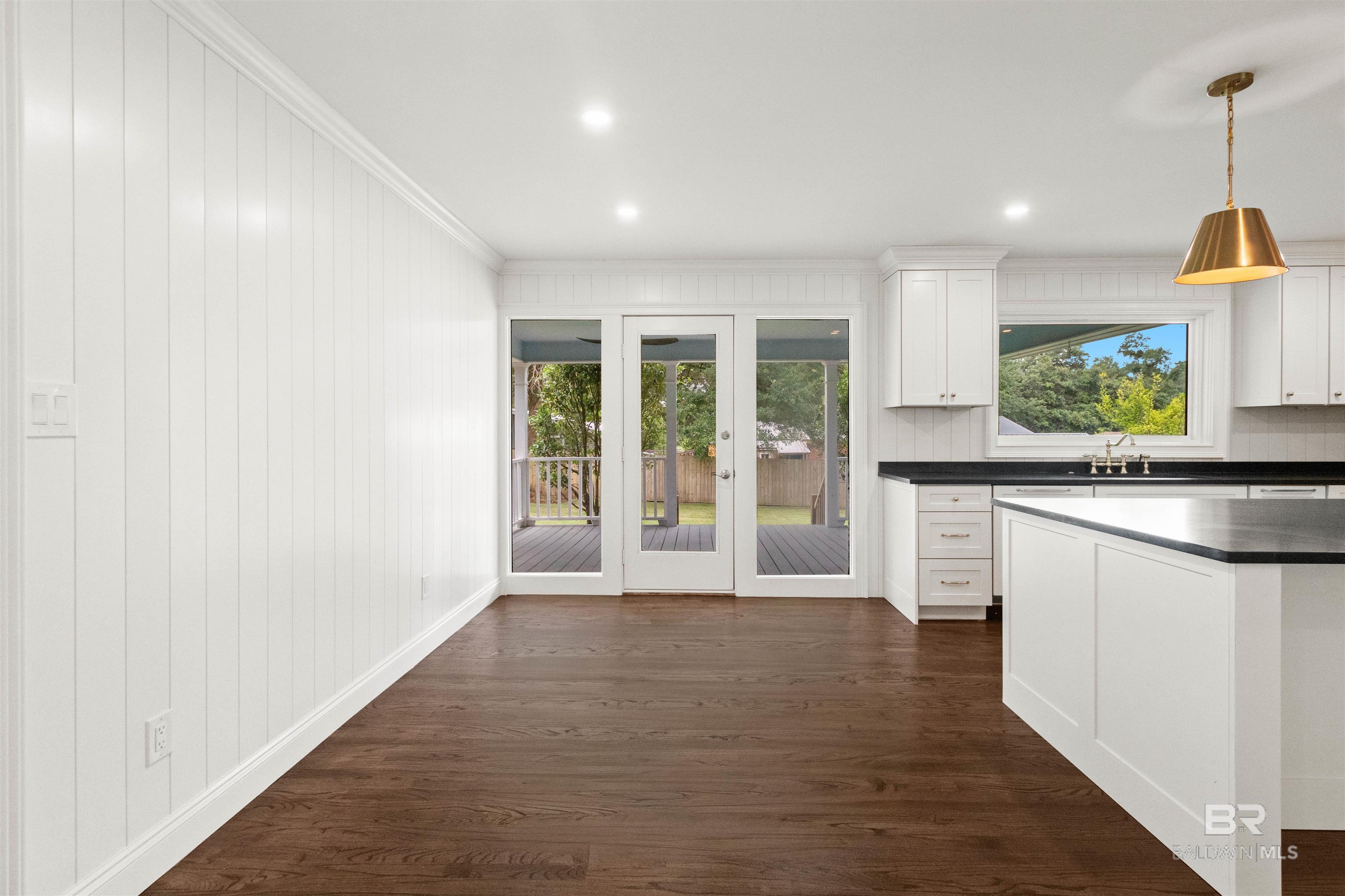 https://zimg.paragon.ice.com/ParagonImages/Property/PG/BCAR/394617/39/0/0/1d836b813e38a4a8662edd929a6fe7f6/7/d49ad55379c75592c78c033718b4785f/394617-81d61f22-0dc3-4e73-a5c1-87f841353505.JPG