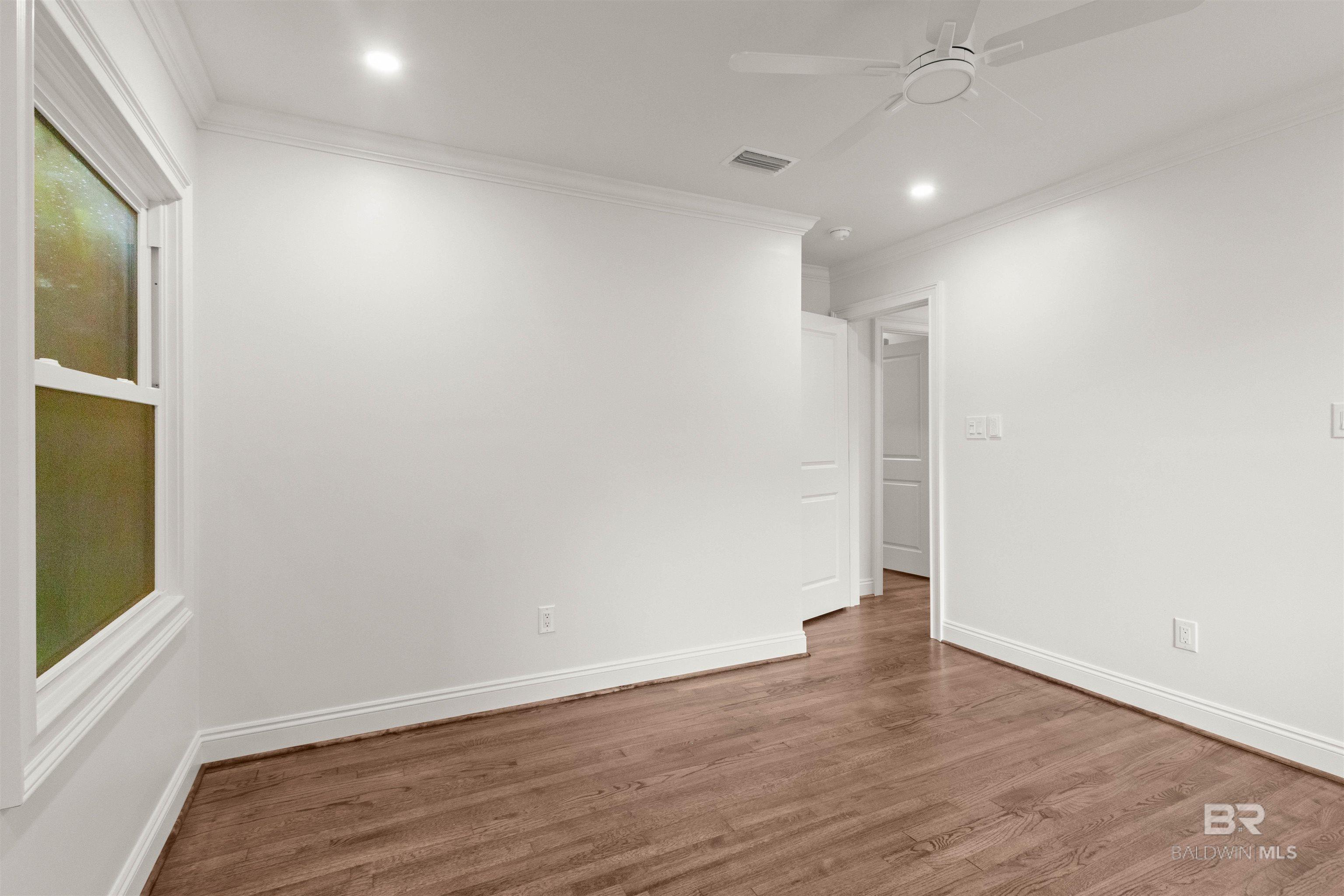 https://zimg.paragon.ice.com/ParagonImages/Property/PG/BCAR/394617/48/0/0/f7daf50645d8c54ea5a8952e05072789/7/d49ad55379c75592c78c033718b4785f/394617-f5b55d77-c4f5-4082-a404-262b4dbeea98.JPG