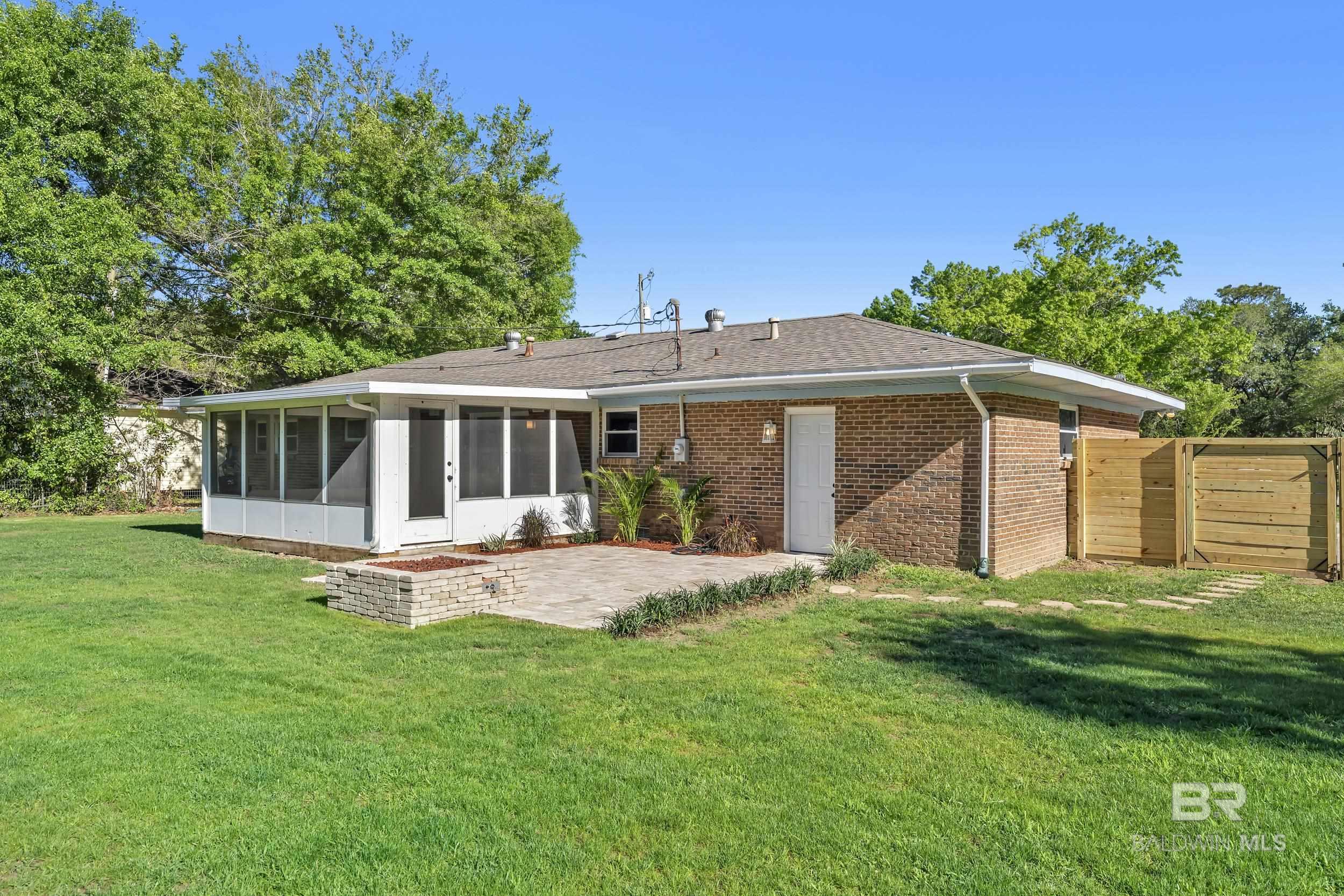 419 W Roosevelt Avenue, Foley, AL, 36535