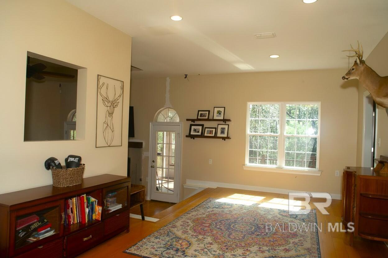 https://zimg.paragon.ice.com/ParagonImages/Property/PG/BCAR/394759/10/0/0/b21d12edb3a0d72f24ebd6625ac35ce6/7/ef46769d3f4c5cd4b275bee6f0535e65/394759-67faa19f-efc7-49c1-92b9-e16063d22c2b.JPG