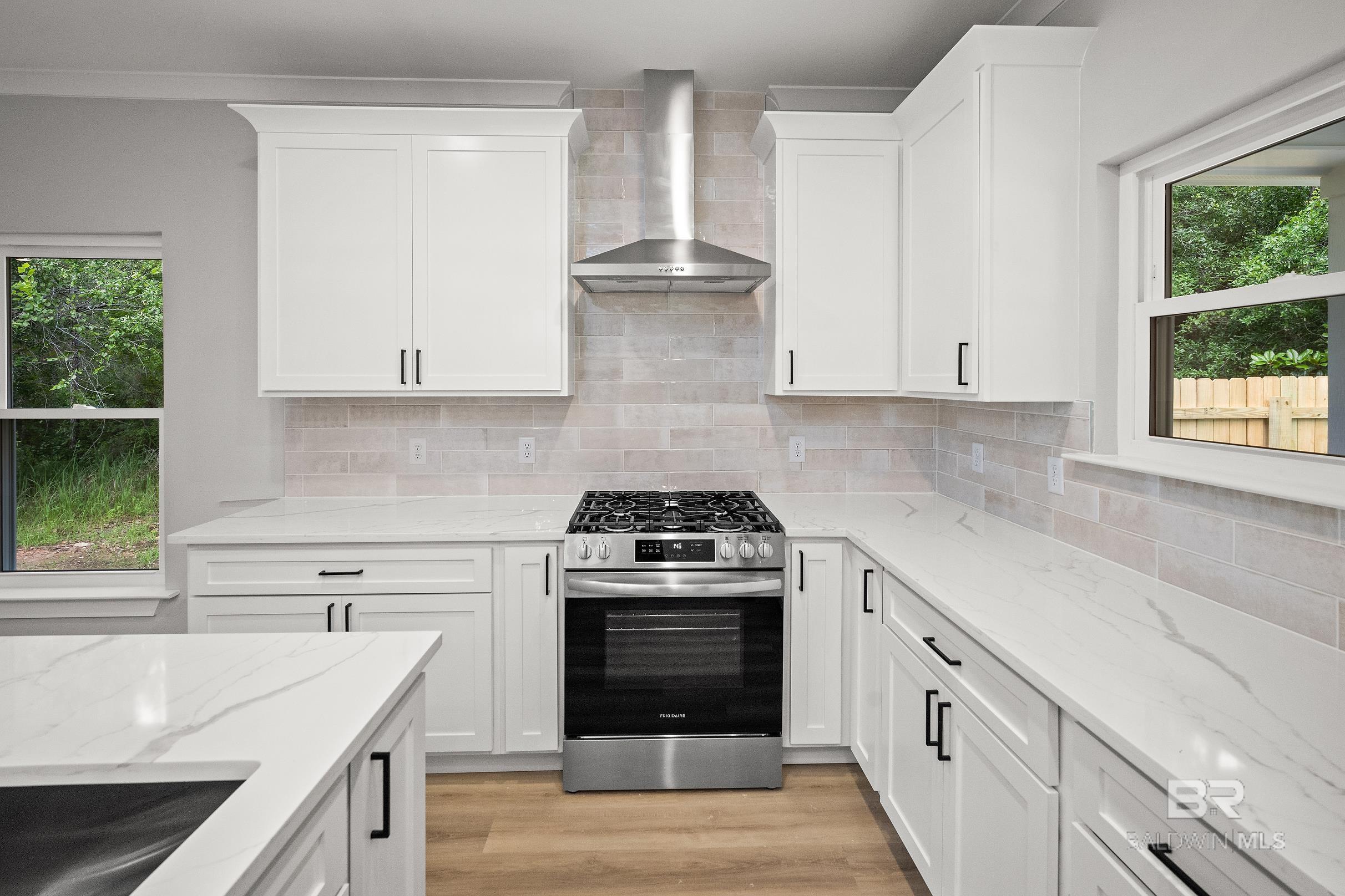 https://zimg.paragon.ice.com/ParagonImages/Property/PG/BCAR/394795/9/0/0/2f4b2d4a718b910032626504d923cc16/7/2cb406ee40d13fbe8bdc4f6f24e4c5e8/394795-6831b899-e25f-4e1d-b69a-a1a09e7a481a.JPG