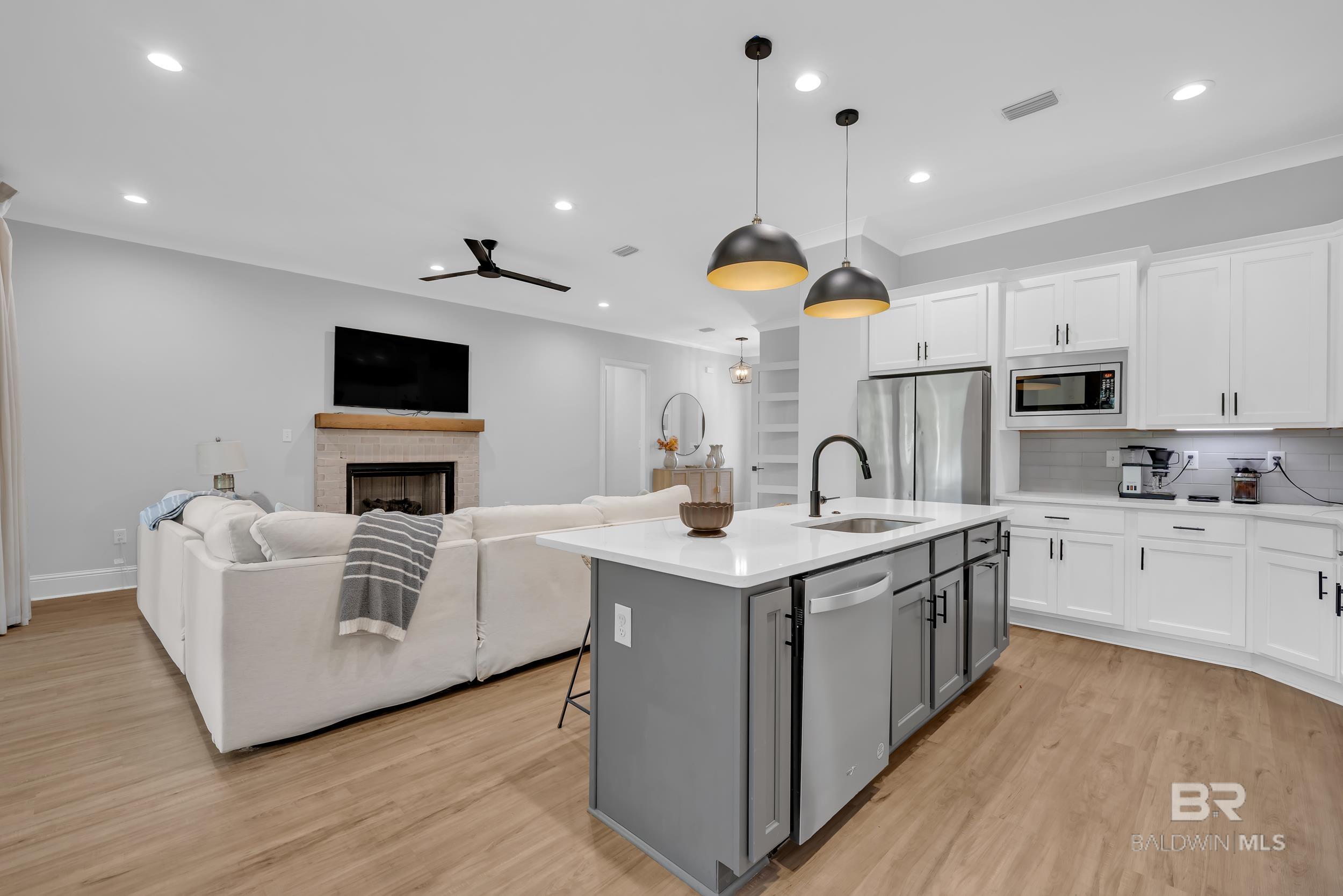 21081 Live Oak Circle, Gulf Shores, AL, 36542