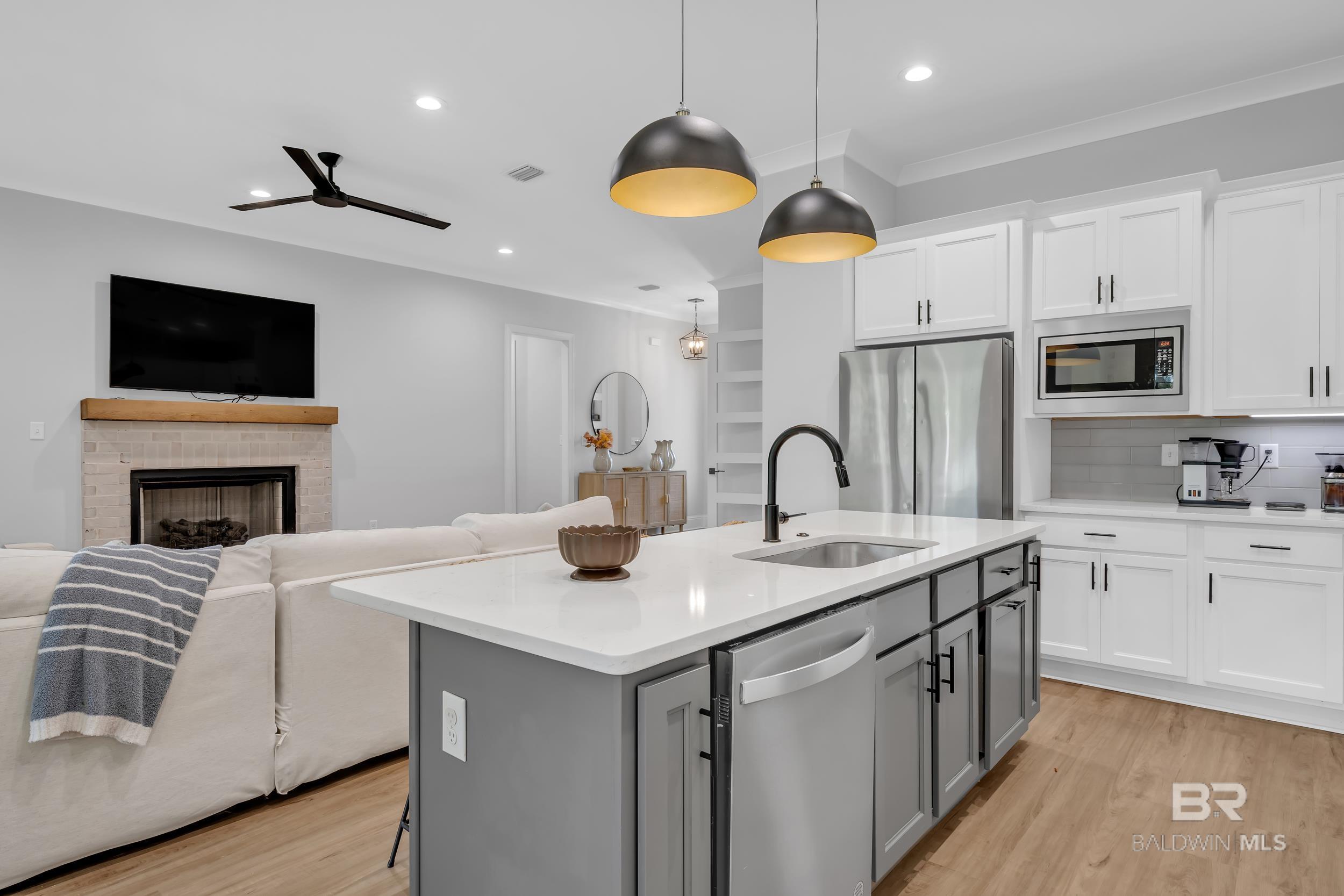 21081 Live Oak Circle, Gulf Shores, AL, 36542