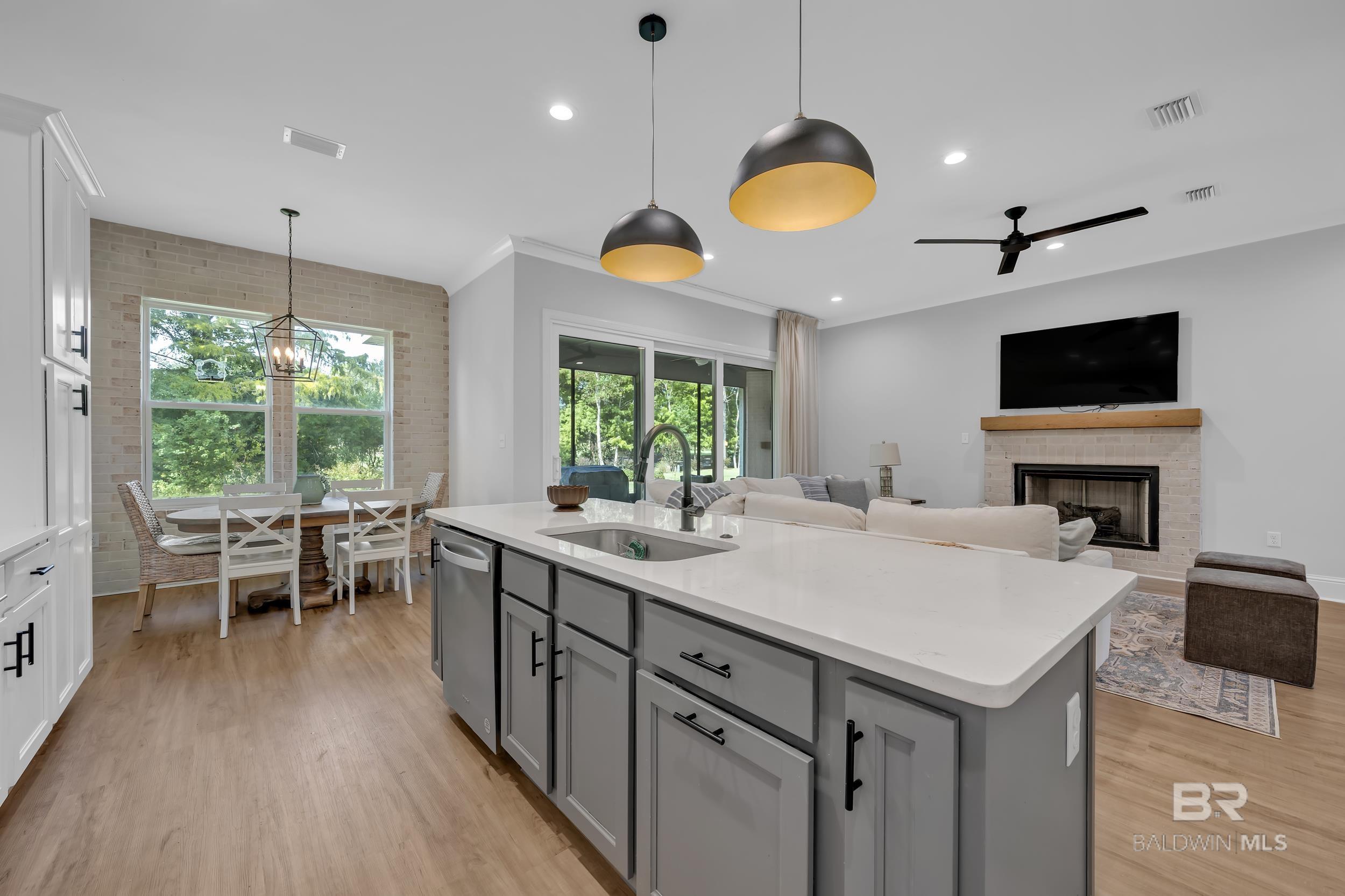 21081 Live Oak Circle, Gulf Shores, AL, 36542