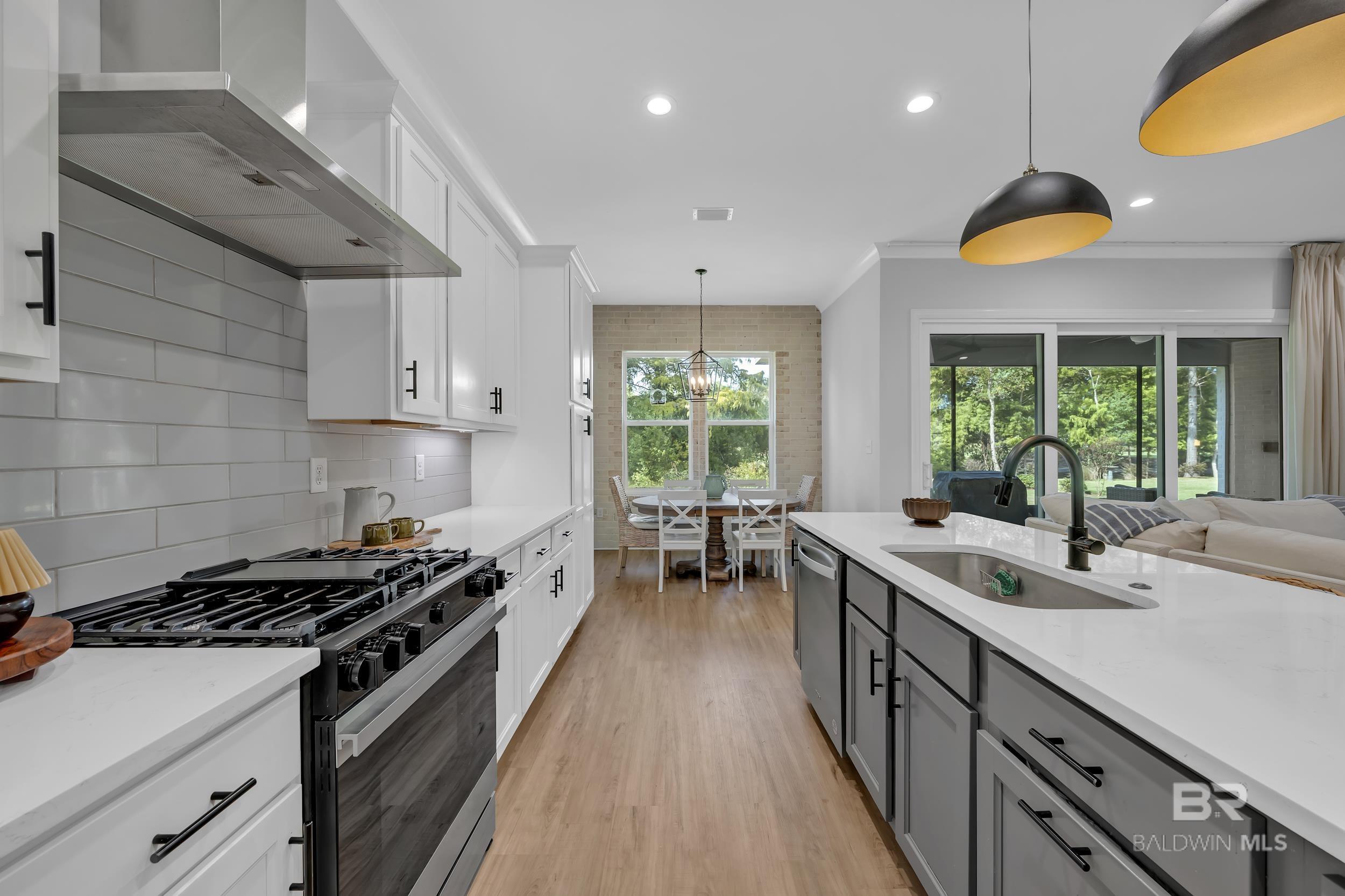 21081 Live Oak Circle, Gulf Shores, AL, 36542