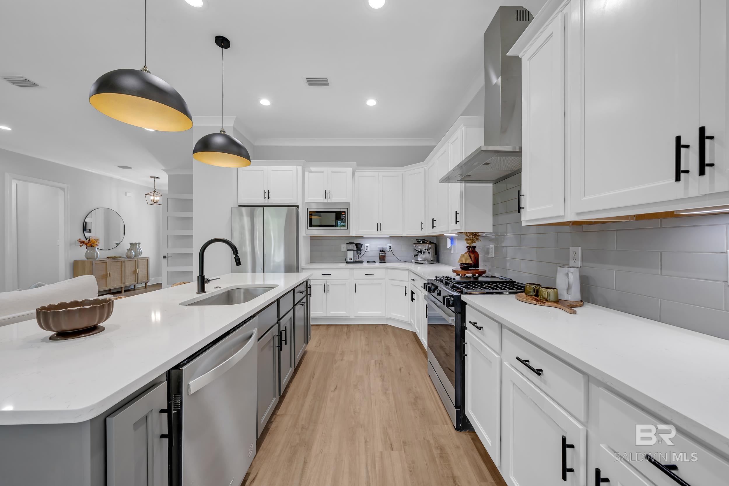 21081 Live Oak Circle, Gulf Shores, AL, 36542