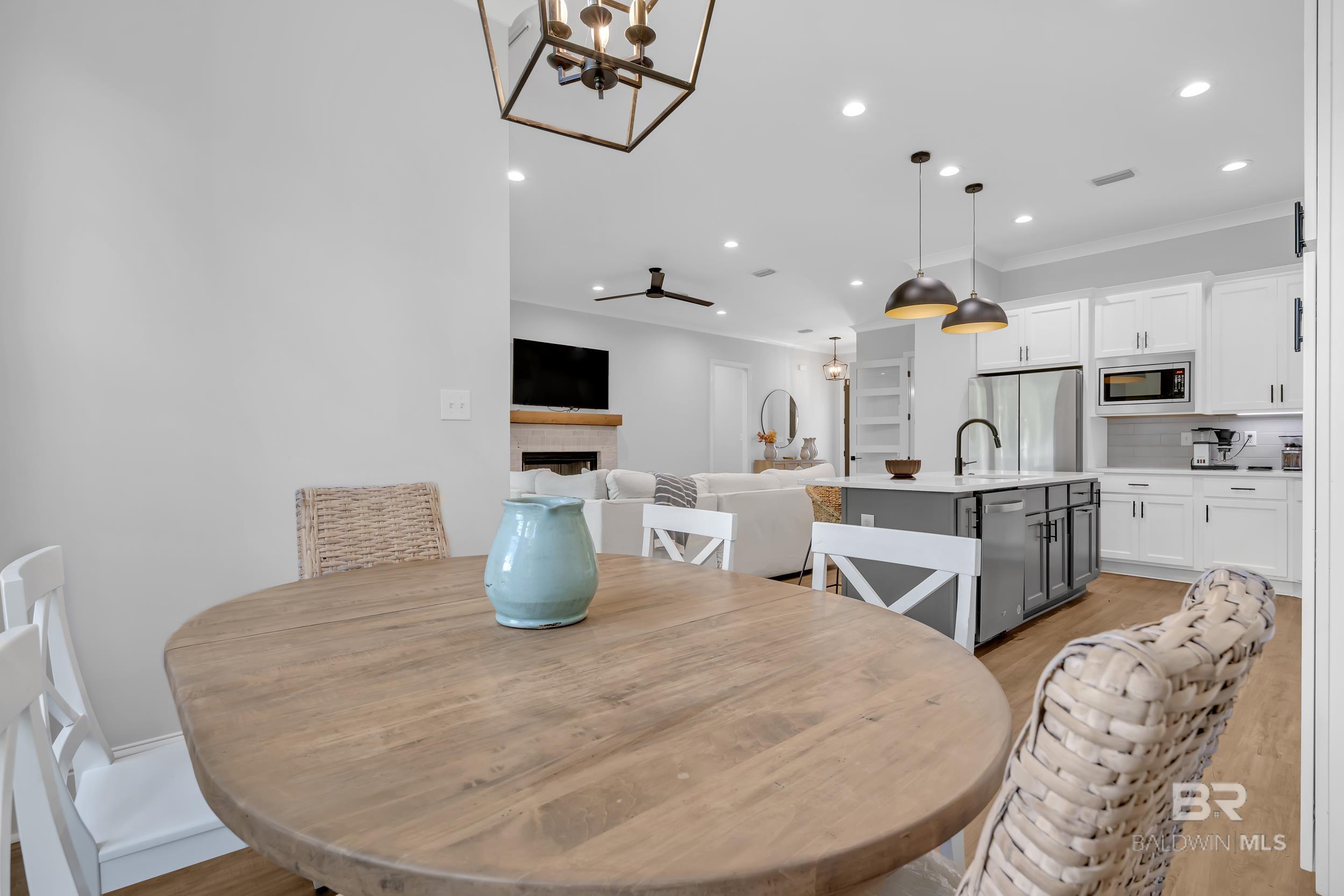 21081 Live Oak Circle, Gulf Shores, AL, 36542