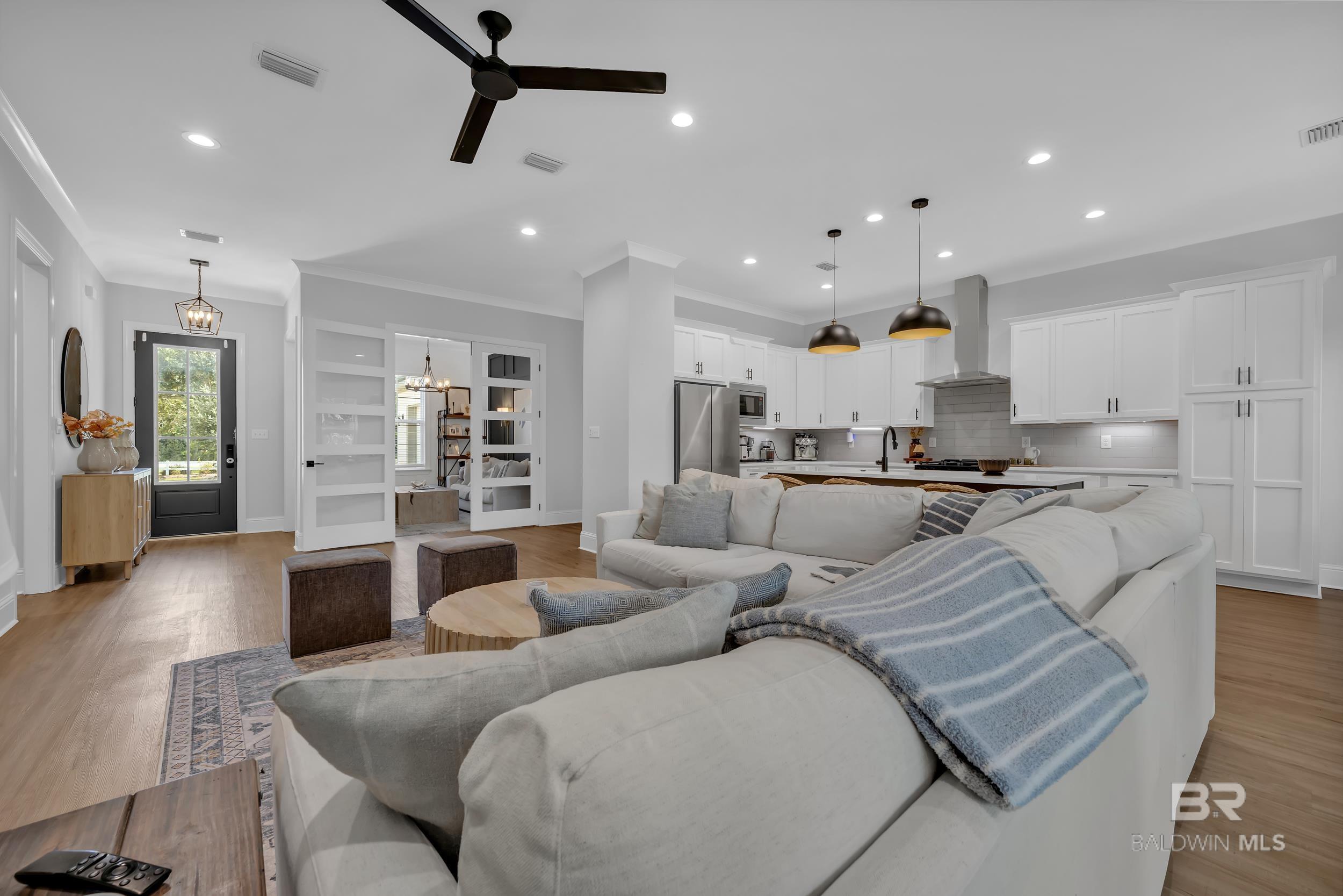 21081 Live Oak Circle, Gulf Shores, AL, 36542