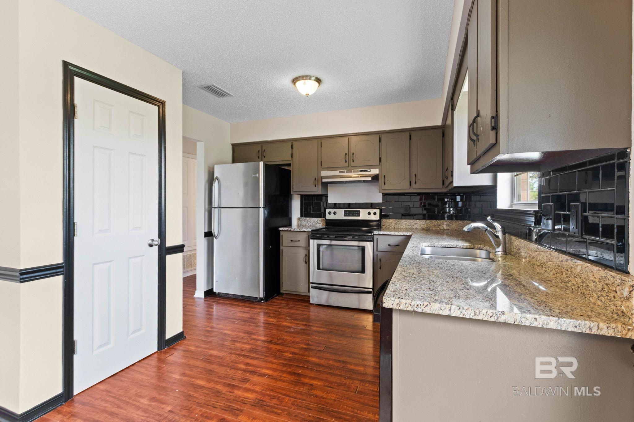 1500 N Cedar Street, Foley, AL, 36535