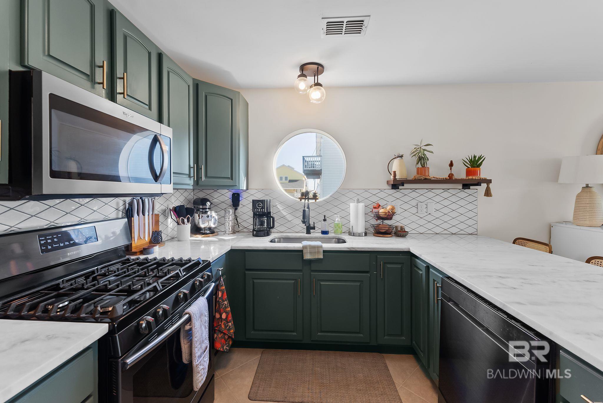 1219 W Lagoon Avenue, Gulf Shores, AL, 36542