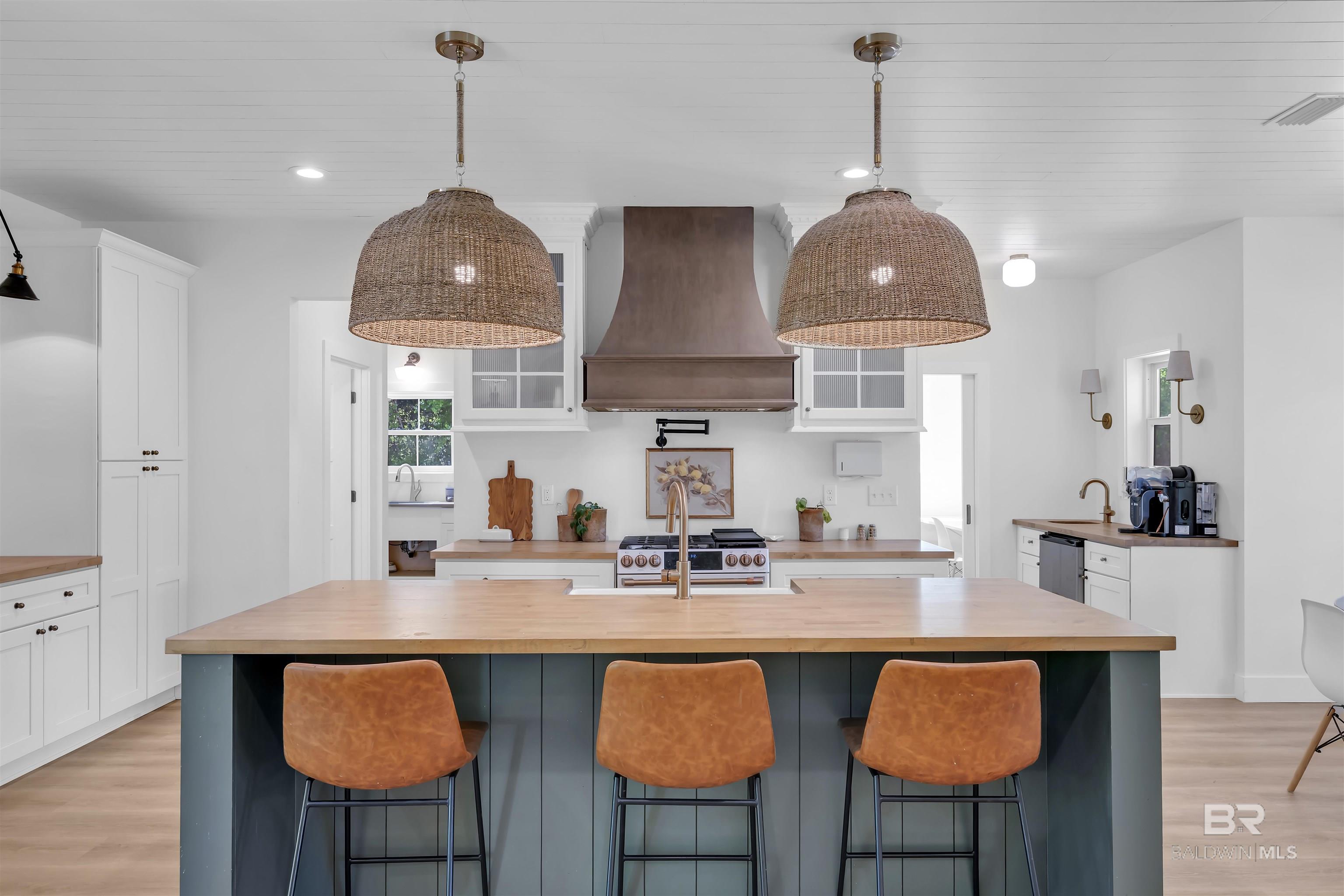 19058 James Road, Gulf Shores, AL, 36542