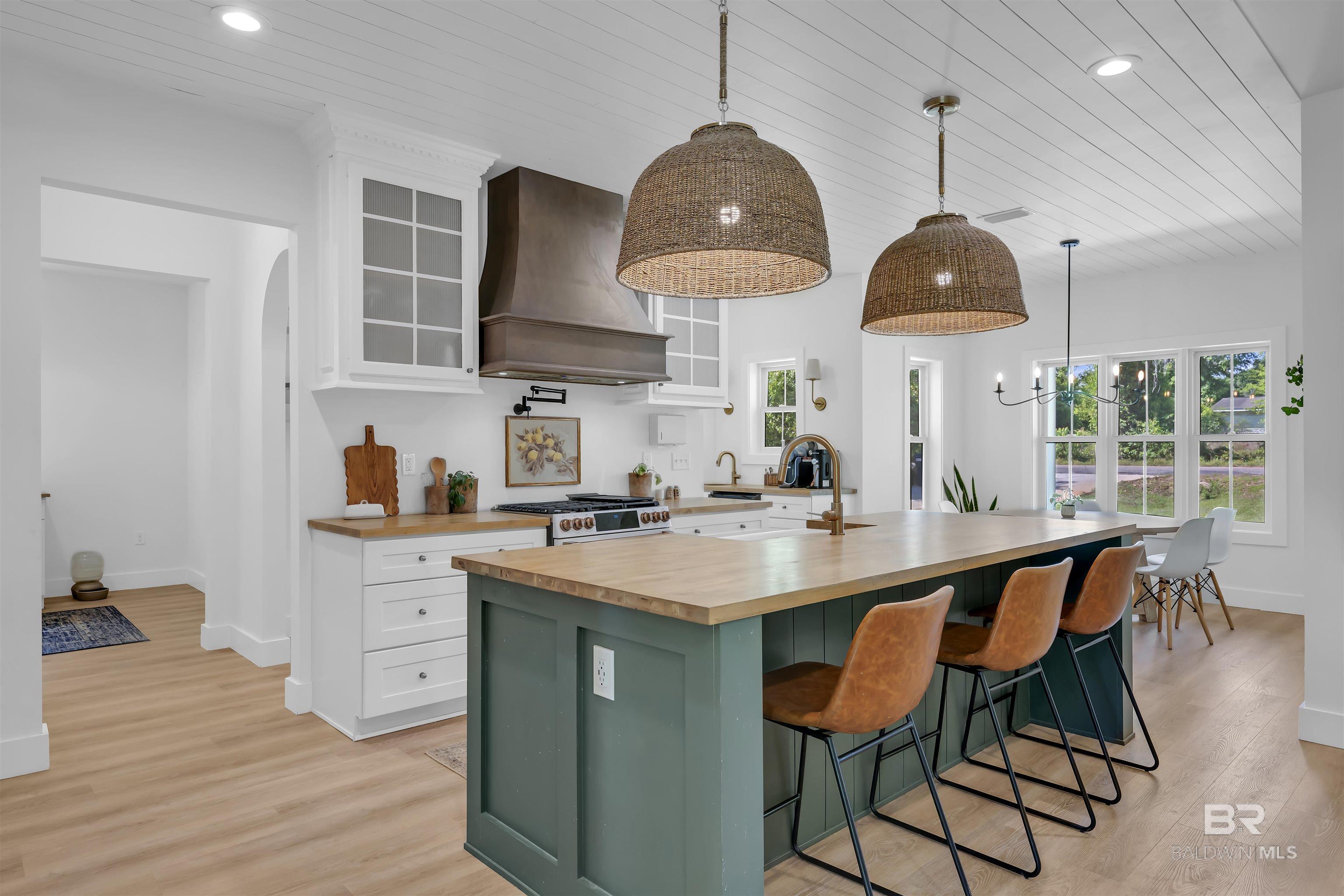 19058 James Road, Gulf Shores, AL, 36542