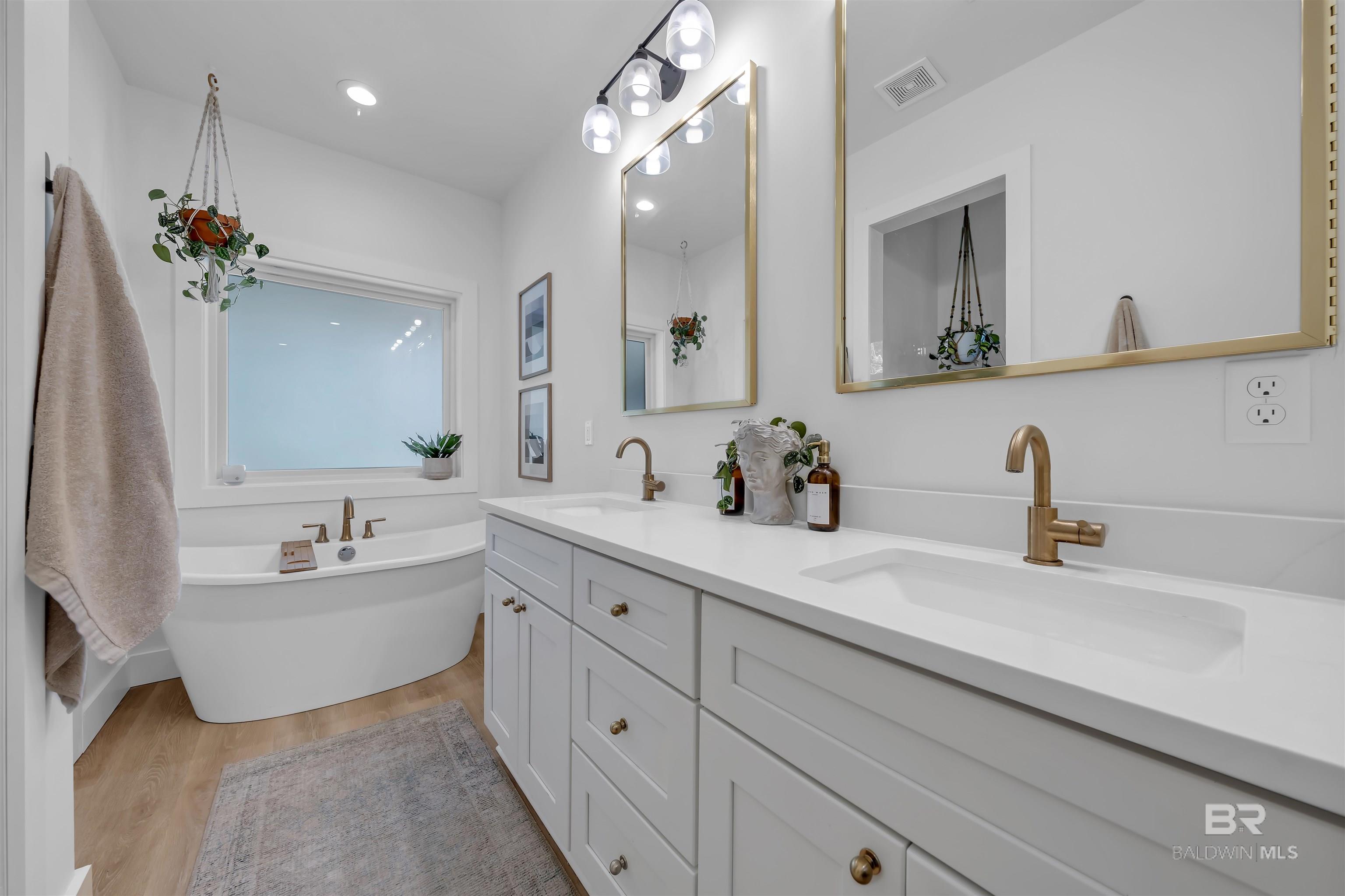 19058 James Road, Gulf Shores, AL, 36542