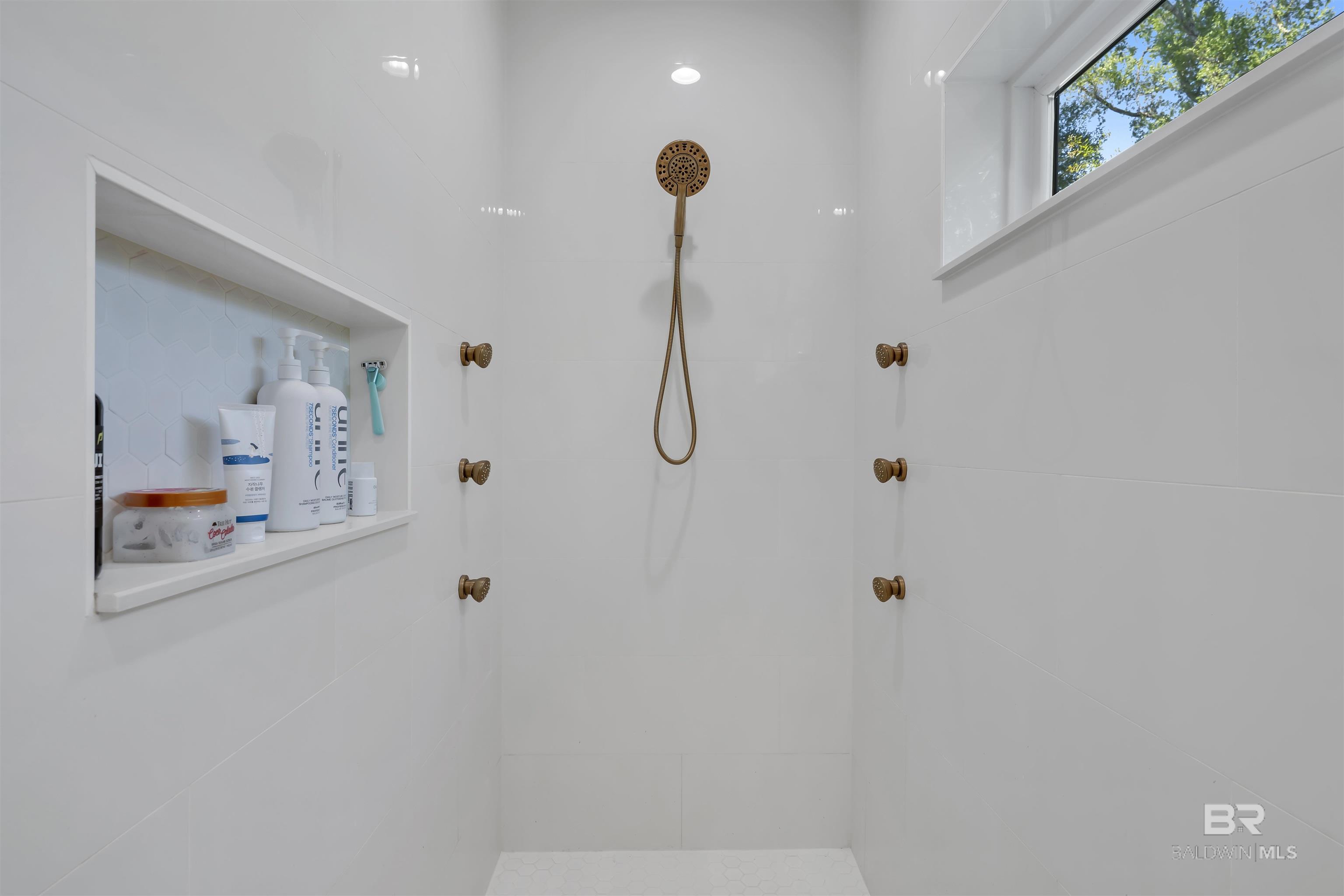 19058 James Road, Gulf Shores, AL, 36542