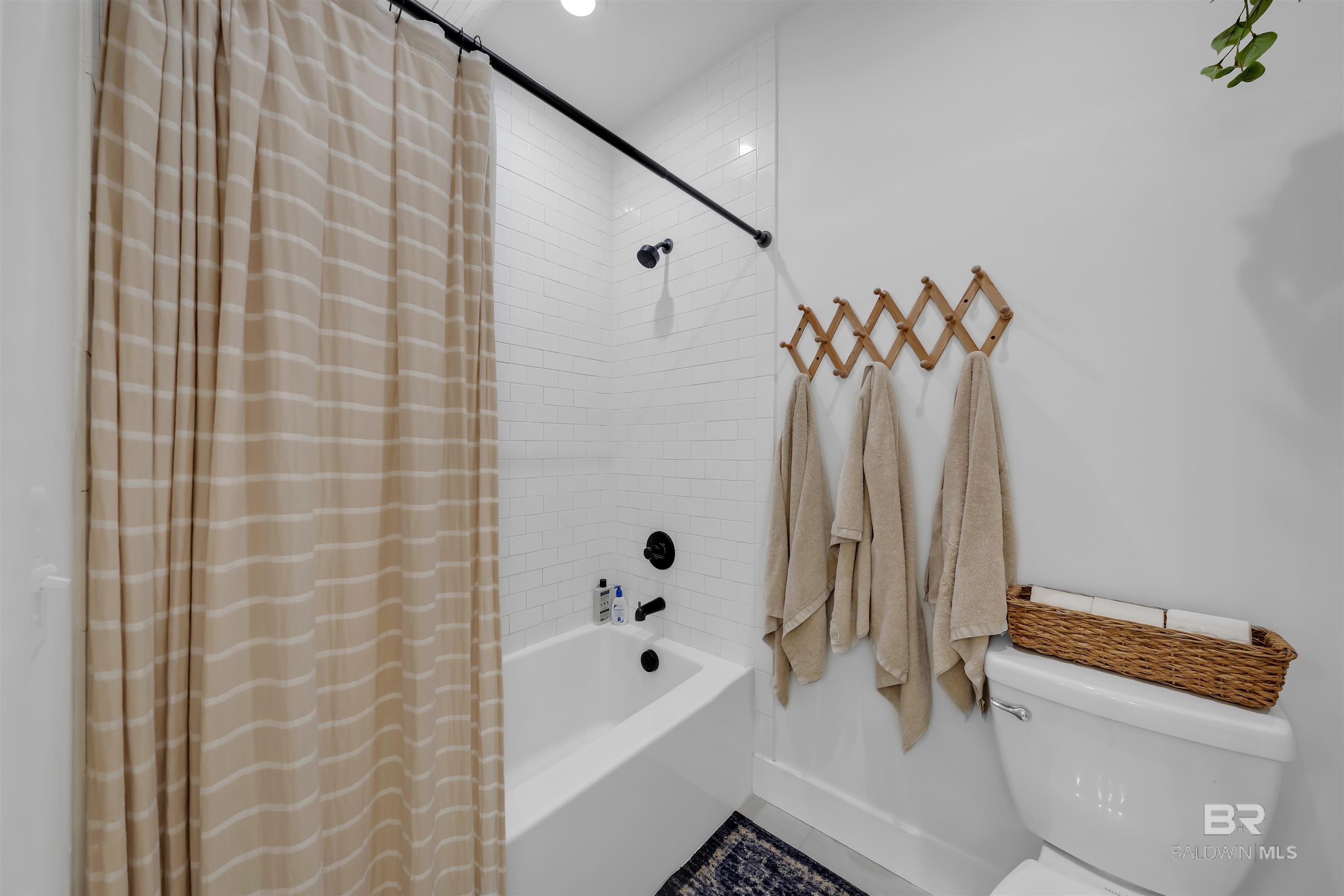 19058 James Road, Gulf Shores, AL, 36542