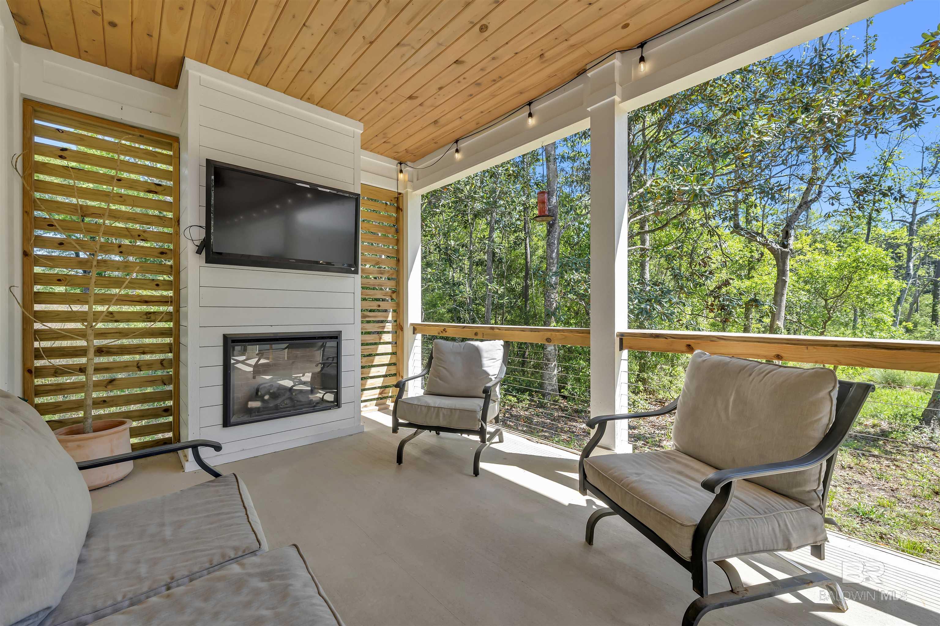 19058 James Road, Gulf Shores, AL, 36542