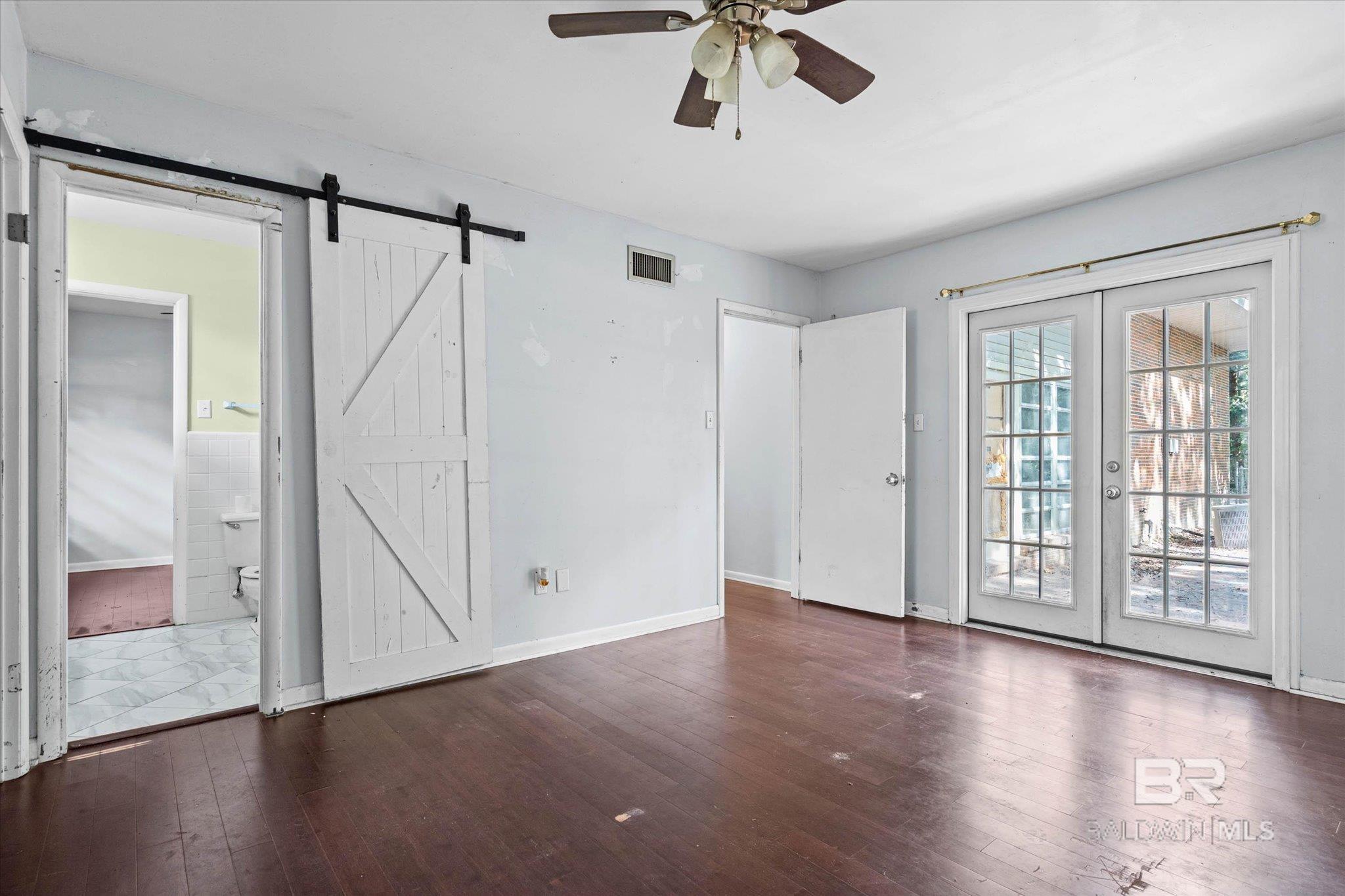 https://zimg.paragon.ice.com/ParagonImages/Property/PG/BCAR/395037/10/0/0/e4198fa4867c4baca0ac5799adfd4a35/7/4b271ca8911cb6cda45f3a62db5fe98d/395037-2b4d5741-c012-46e3-aa72-0714a5fc2c26.JPG