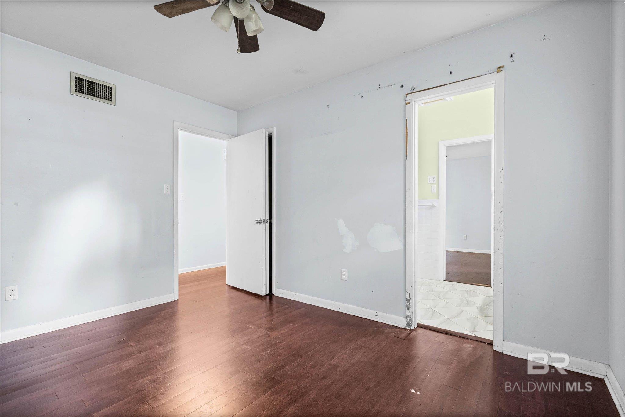 https://zimg.paragon.ice.com/ParagonImages/Property/PG/BCAR/395037/14/0/0/5165b4431bac6c9494624c8899347eec/7/4b271ca8911cb6cda45f3a62db5fe98d/395037-3e7efc74-07e6-40df-8ab7-7230cd5c2f76.JPG