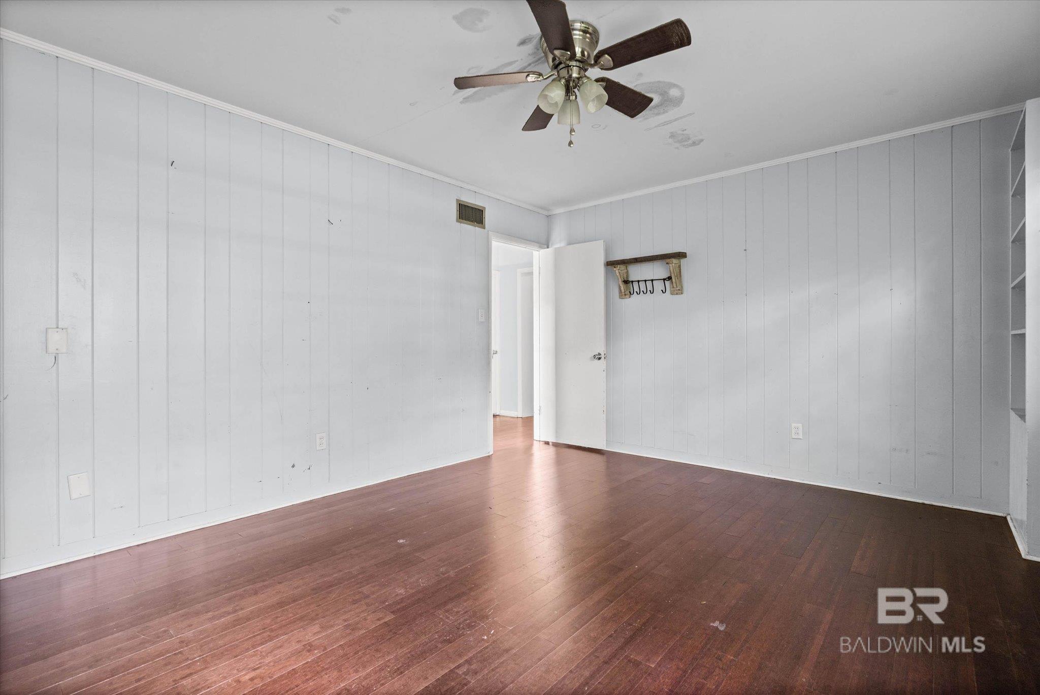 https://zimg.paragon.ice.com/ParagonImages/Property/PG/BCAR/395037/16/0/0/a96bccc925a8dbb2519c281655274a15/7/4b271ca8911cb6cda45f3a62db5fe98d/395037-49b6a12b-2443-4bf2-a1c3-a90fcfeeb09b.JPG