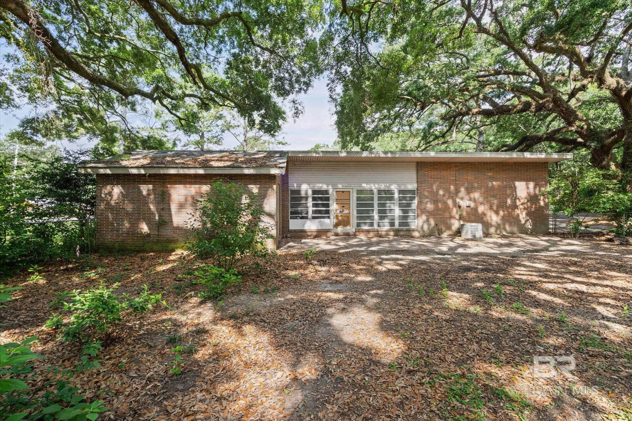 https://zimg.paragon.ice.com/ParagonImages/Property/PG/BCAR/395037/18/0/0/6b6aac43bed249871ab3c94264bc9513/7/4b271ca8911cb6cda45f3a62db5fe98d/395037-6e22832d-cc2e-4ab1-9f07-b04ef9d8a135.JPG