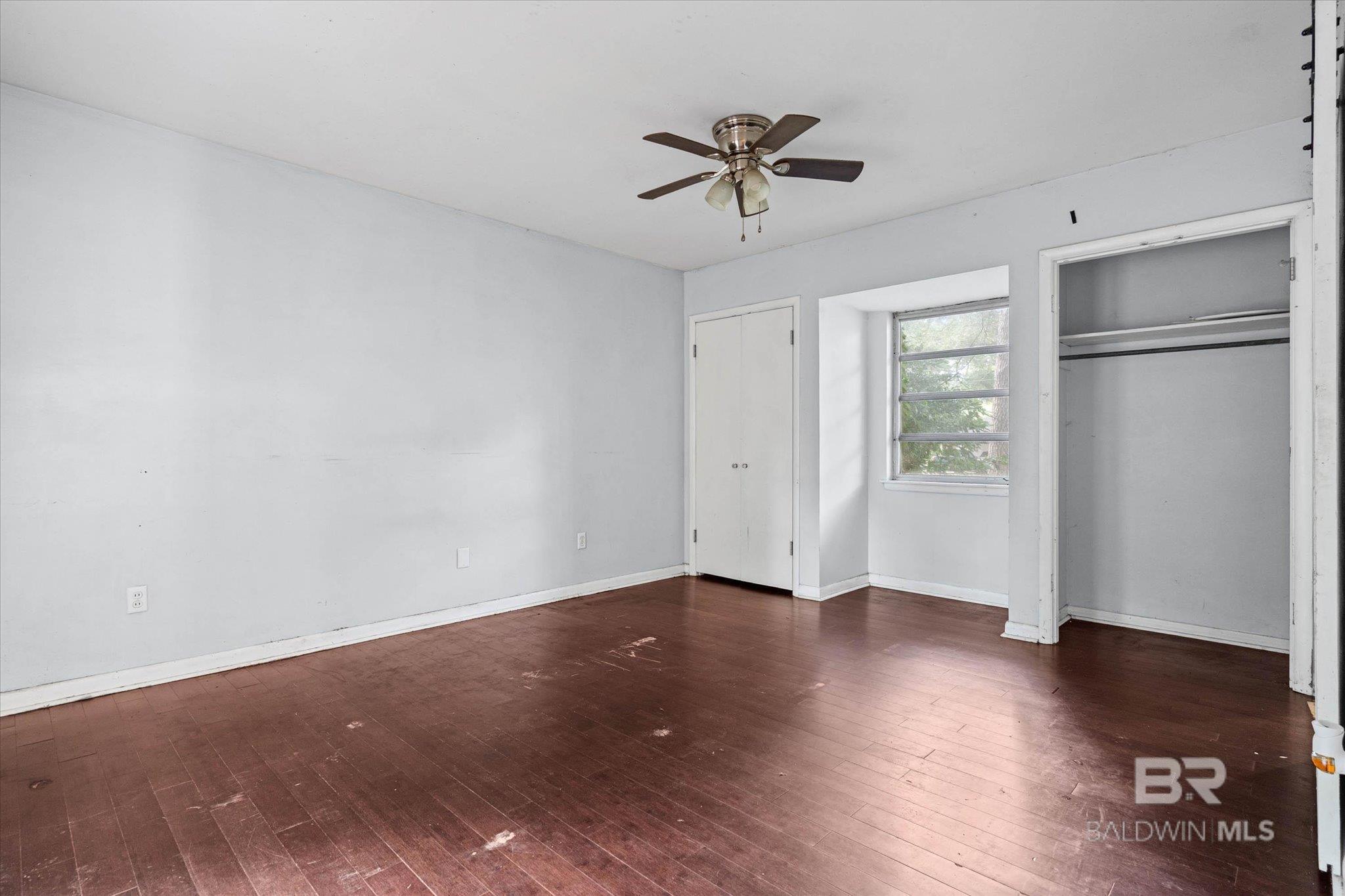 https://zimg.paragon.ice.com/ParagonImages/Property/PG/BCAR/395037/9/0/0/15aa6c54a246f61c3e240850928e484c/7/4b271ca8911cb6cda45f3a62db5fe98d/395037-65a9e6b5-b38f-44a6-8509-894a38db5888.JPG