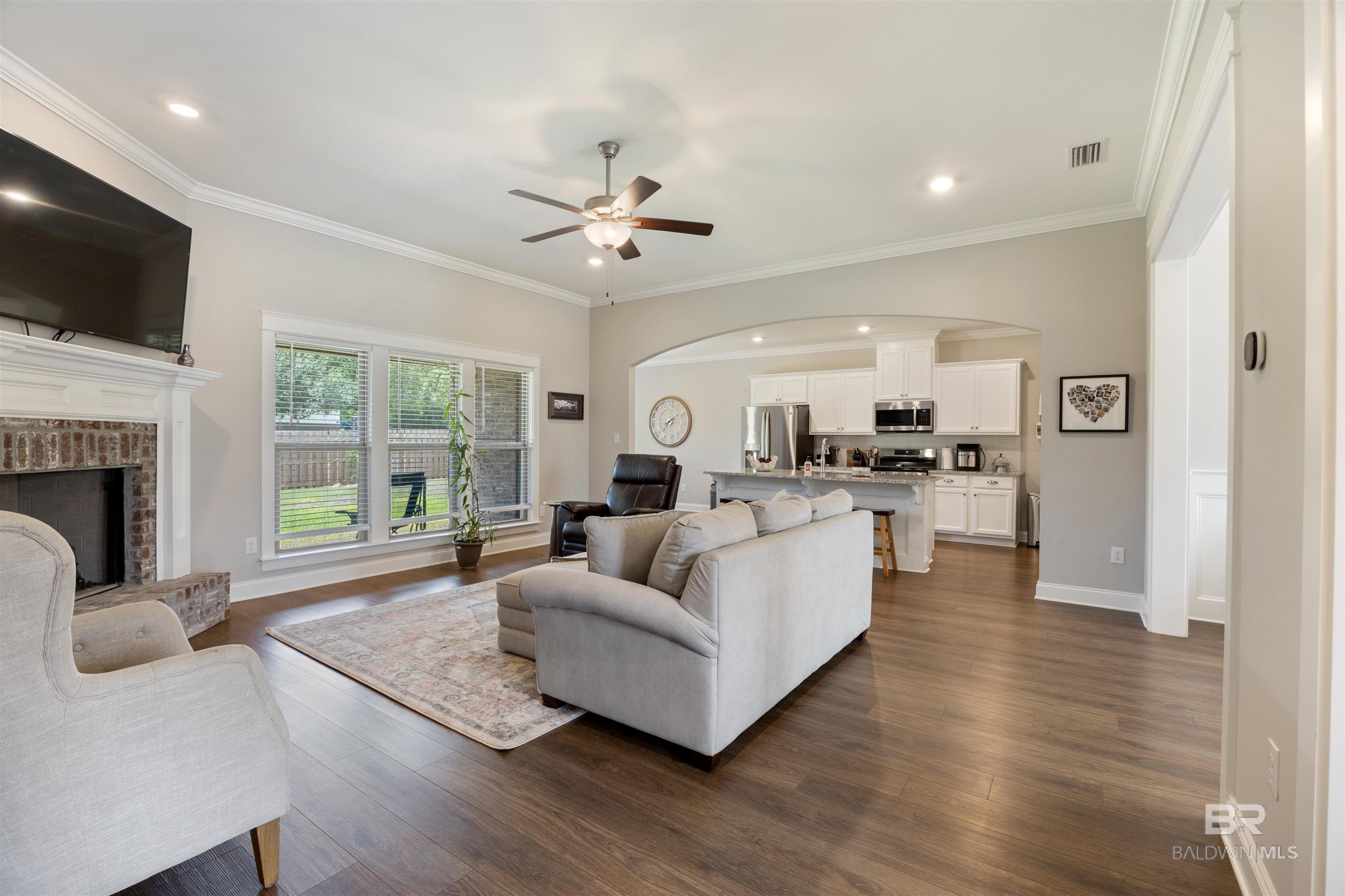https://zimg.paragon.ice.com/ParagonImages/Property/PG/BCAR/395056/16/0/0/d9b10c968a9e74a3f818265f153be841/7/230f4ad7e3eb43330c52b01f63f7ff17/395056-8515eca7-d71d-49e5-b365-070dfadd8740.JPG