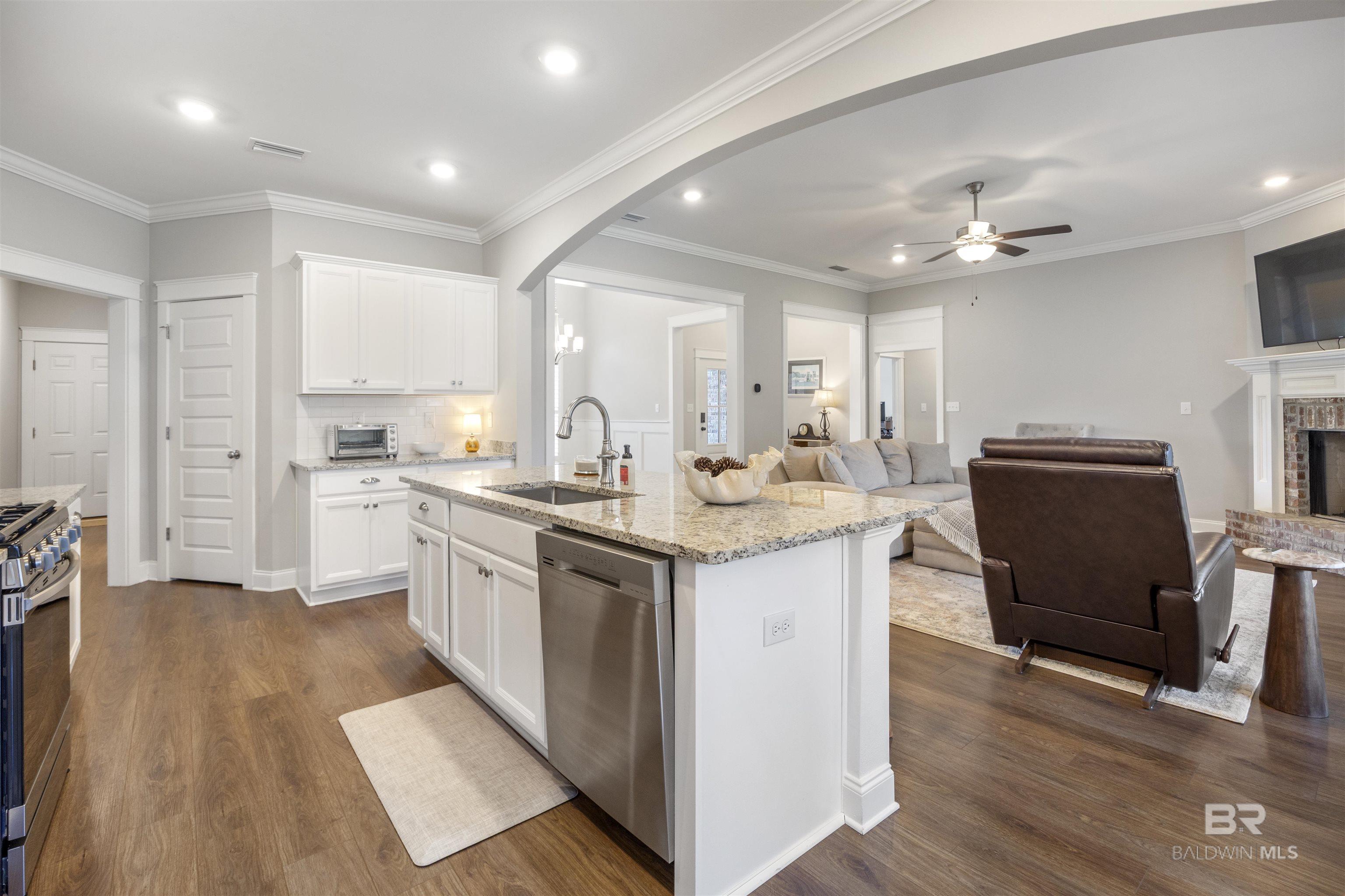 https://zimg.paragon.ice.com/ParagonImages/Property/PG/BCAR/395056/26/0/0/a4ec5e29c1ccc27fdf986f9298f64257/7/230f4ad7e3eb43330c52b01f63f7ff17/395056-76de6d48-1a0c-4ff9-a09e-85716b4c0043.JPG