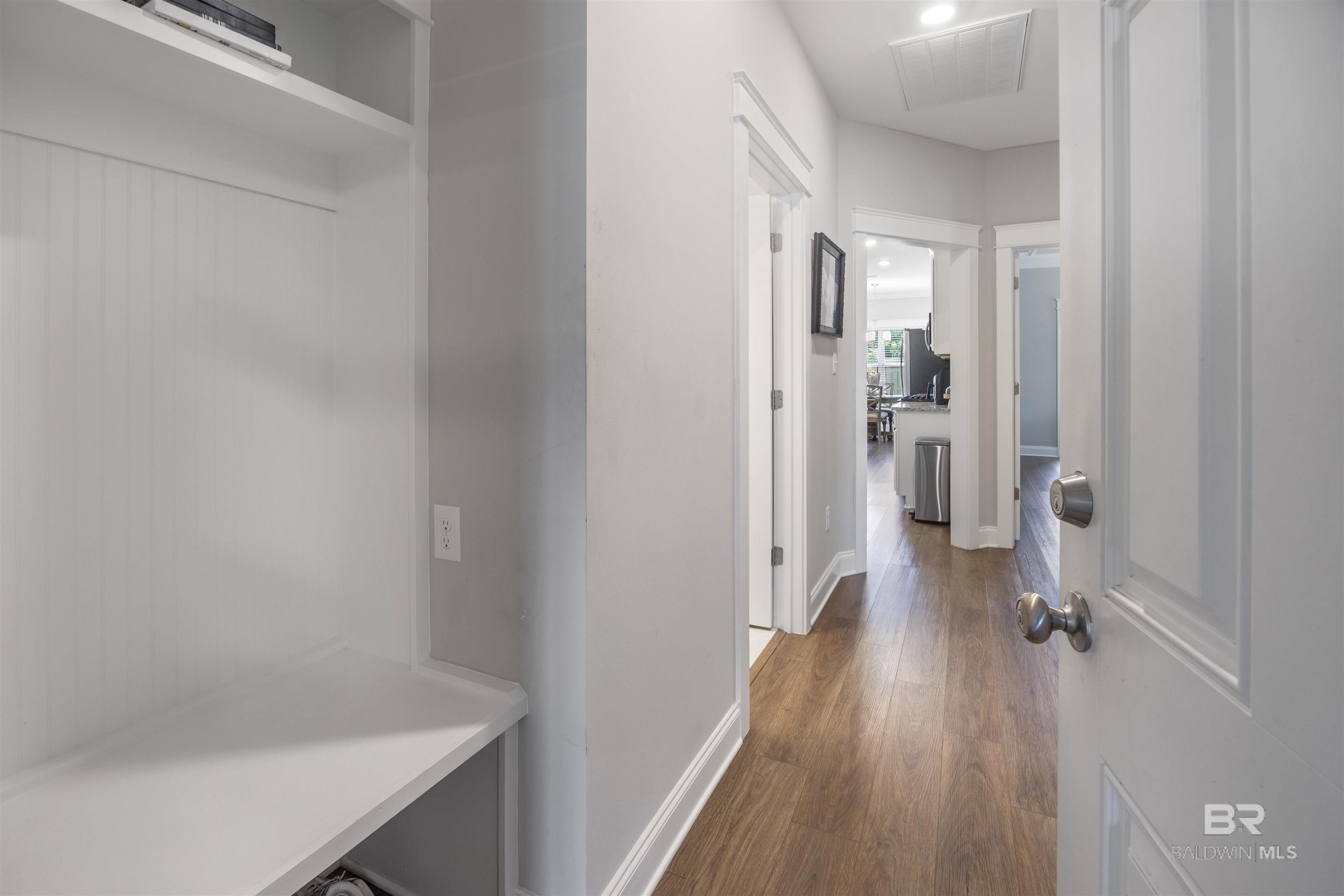 https://zimg.paragon.ice.com/ParagonImages/Property/PG/BCAR/395056/28/0/0/f2d78a51b365dad57c1e682d5cf9fb9a/7/230f4ad7e3eb43330c52b01f63f7ff17/395056-f73b69ff-fbf0-4360-a33f-6d43997047f4.JPG