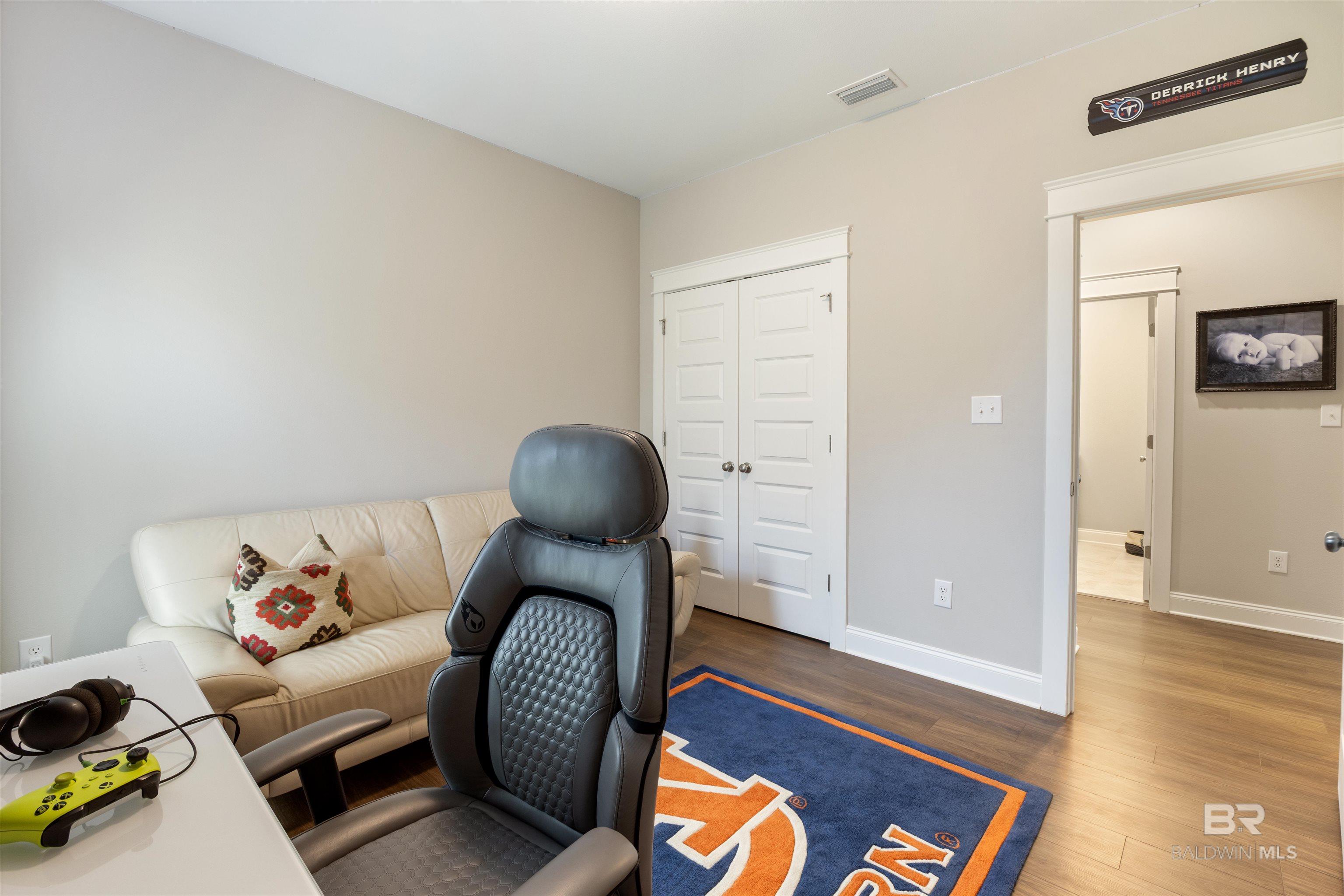 https://zimg.paragon.ice.com/ParagonImages/Property/PG/BCAR/395056/31/0/0/b5d111c2a4bd19169b16ba3ea8d92e13/7/230f4ad7e3eb43330c52b01f63f7ff17/395056-15d38090-0c95-4763-a63d-ffd13b15407d.JPG