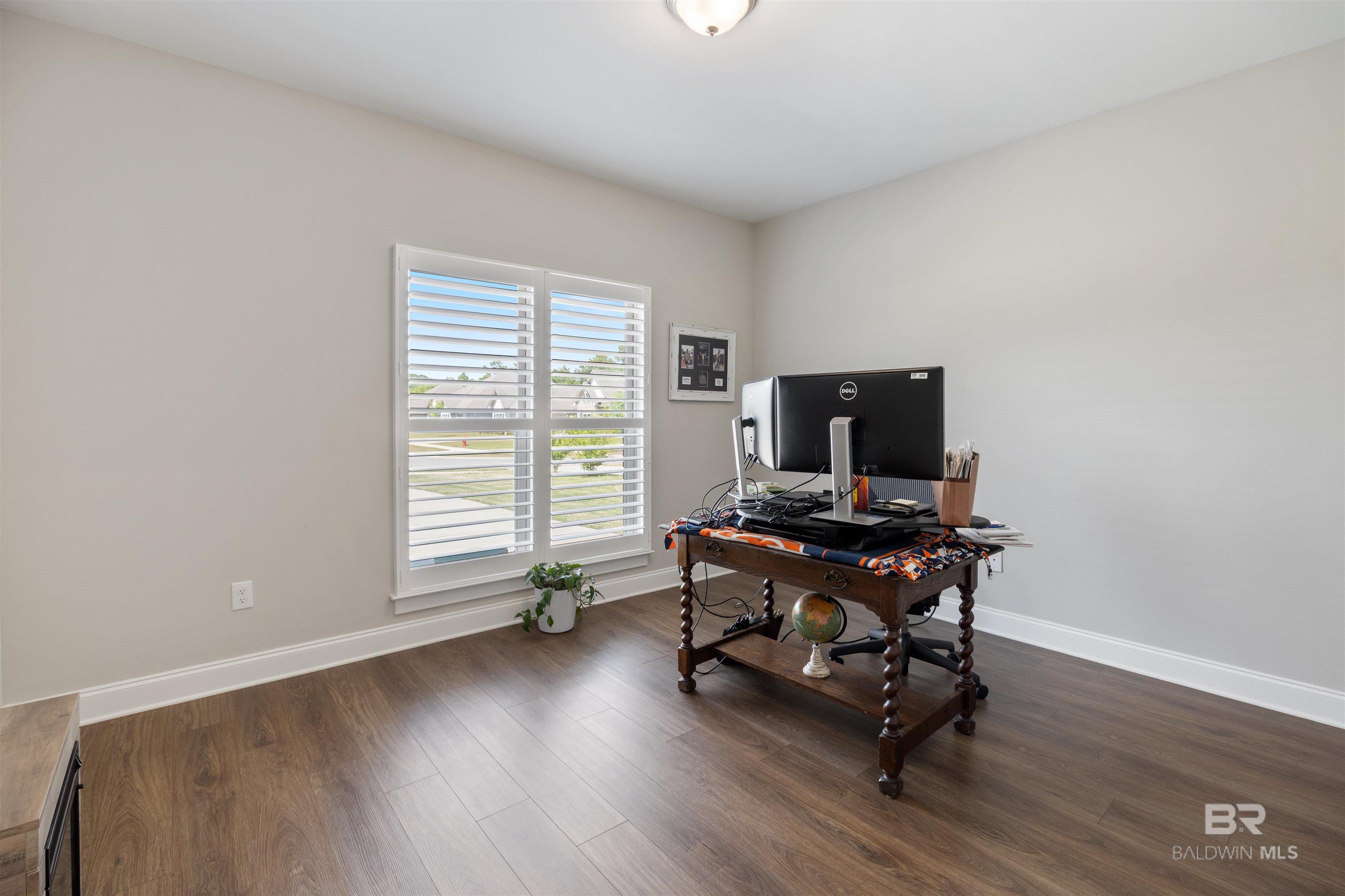 https://zimg.paragon.ice.com/ParagonImages/Property/PG/BCAR/395056/41/0/0/569385e7deeed1af694f78f06a5aab53/7/230f4ad7e3eb43330c52b01f63f7ff17/395056-324c4ad6-f5aa-4662-9178-b7a032dd0511.JPG