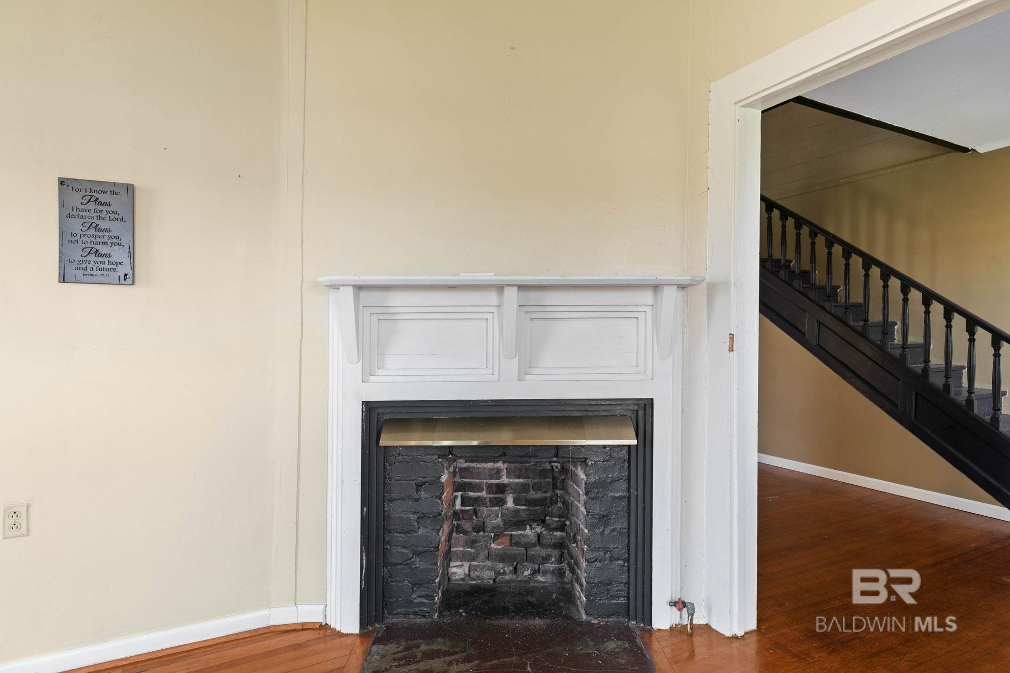 https://zimg.paragon.ice.com/ParagonImages/Property/PG/BCAR/395114/10/0/0/62664177d9f09a95b74ff7ac0a9f9318/7/ab0661a6e4ab1903788d7193aebb6b16/395114-db791a77-a92e-4bc5-8513-8d093063d9bc.JPG