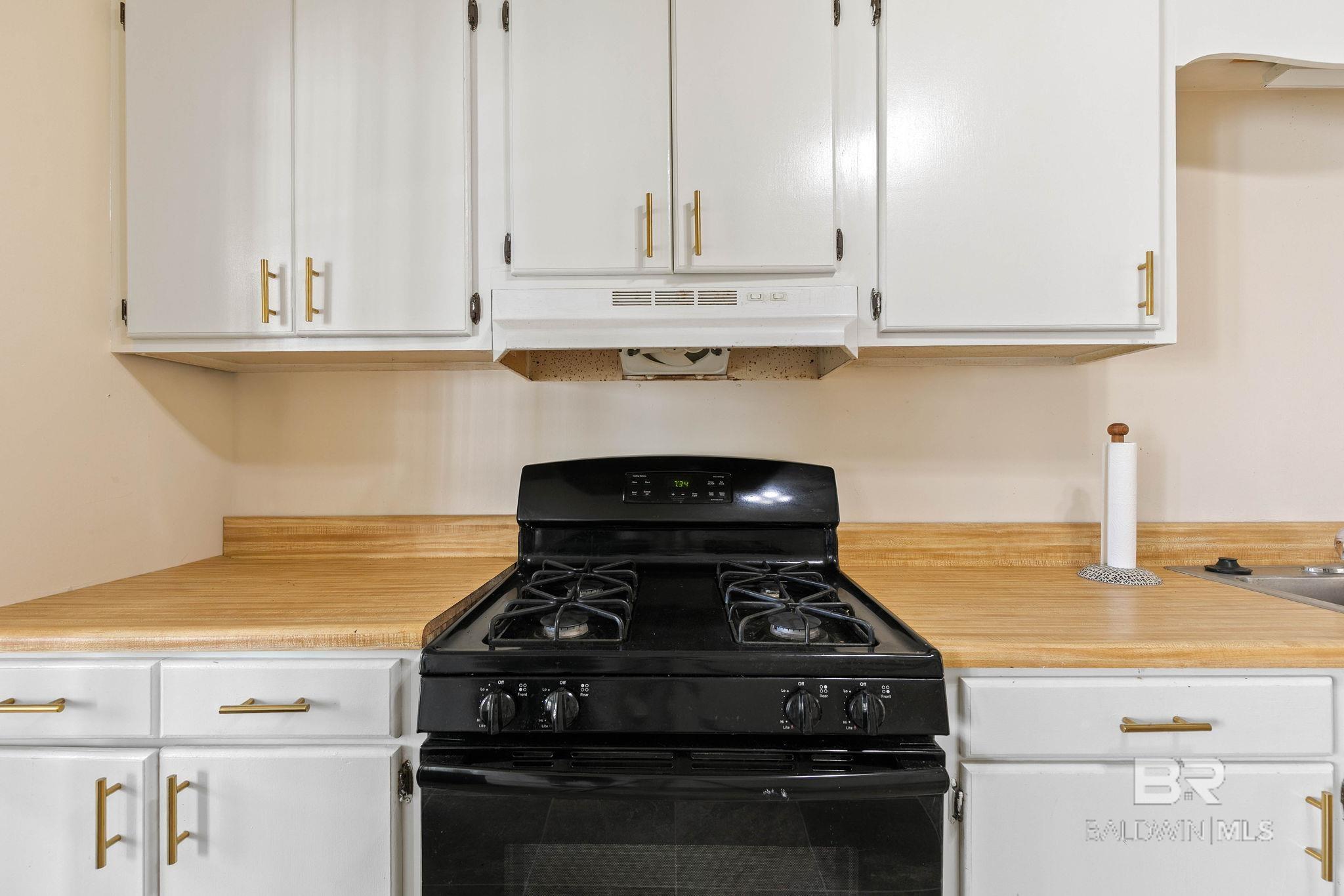 https://zimg.paragon.ice.com/ParagonImages/Property/PG/BCAR/395114/15/0/0/2db62a0357319ccef4fc9bbe5f572036/7/ab0661a6e4ab1903788d7193aebb6b16/395114-43240caa-738d-456a-8a68-da5321591b00.JPG