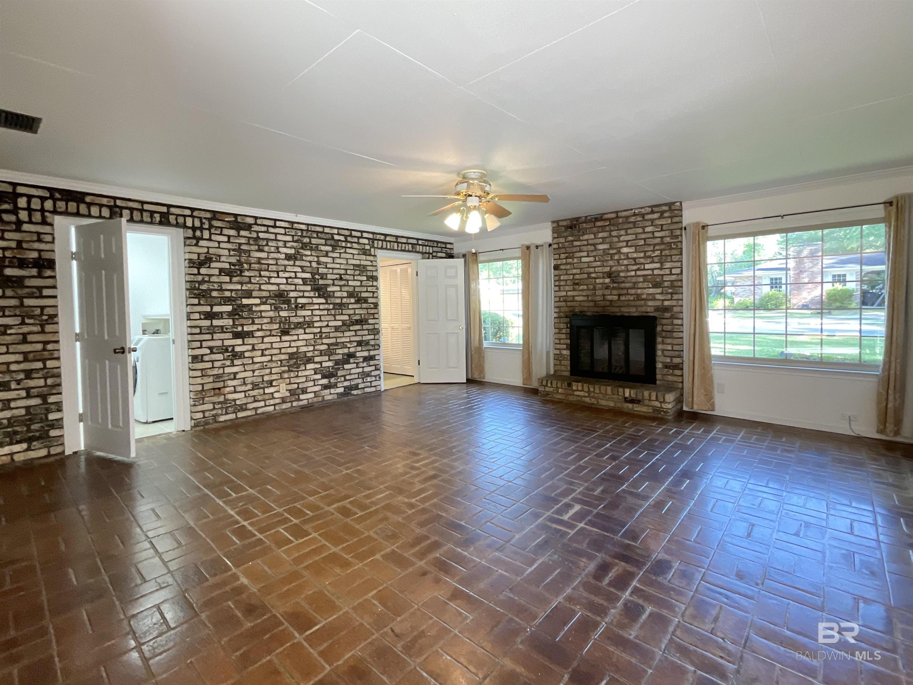 1118 W Carre Drive, Mobile, AL, 36618-1752