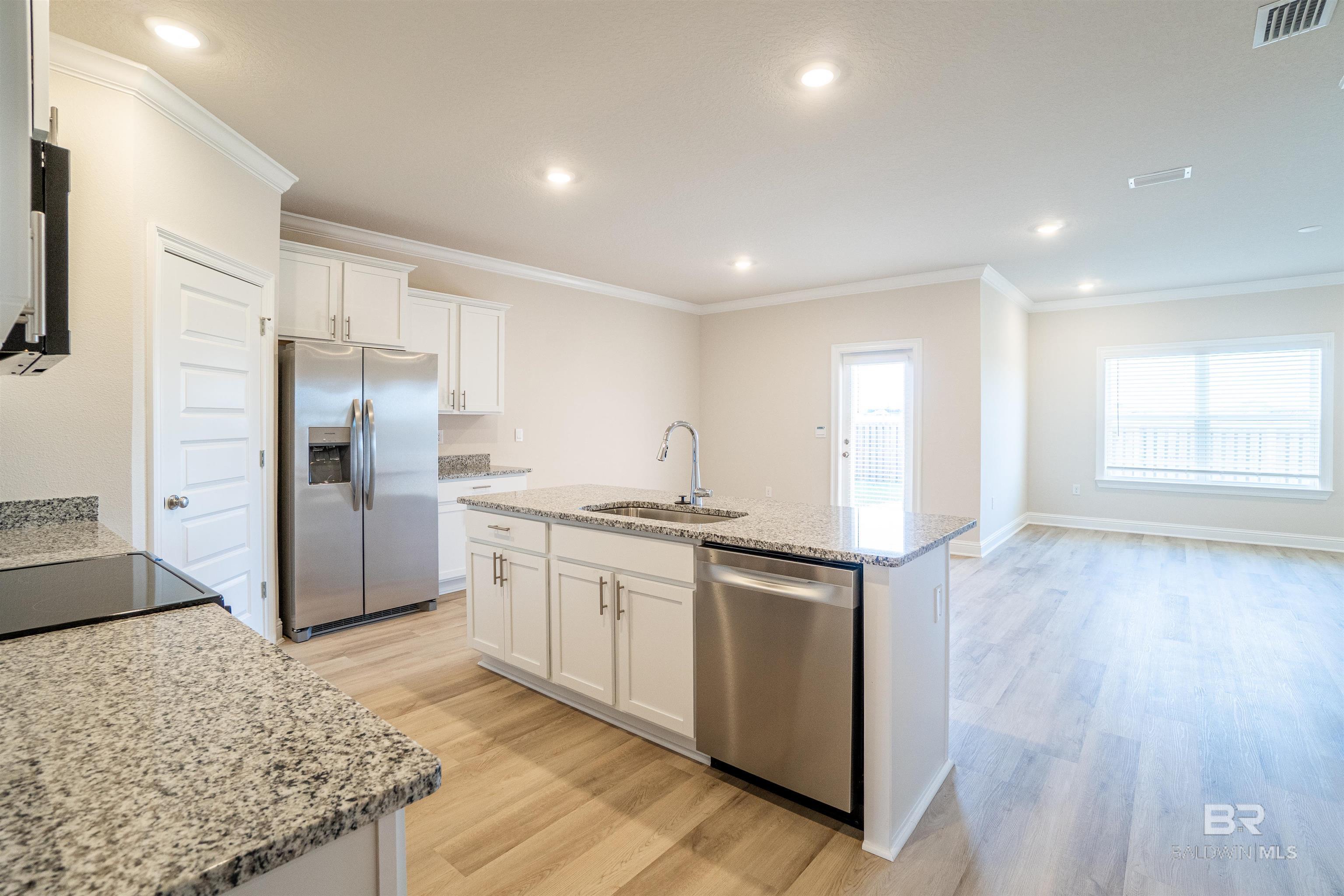 https://zimg.paragon.ice.com/ParagonImages/Property/PG/BCAR/395129/19/0/0/93b786c735003369bcab0249bd808bb1/7/94b61fd71109b35bed0516c56db93f6f/395129-de6c7b27-9e83-46ee-8d4f-5b34518aff30.JPG