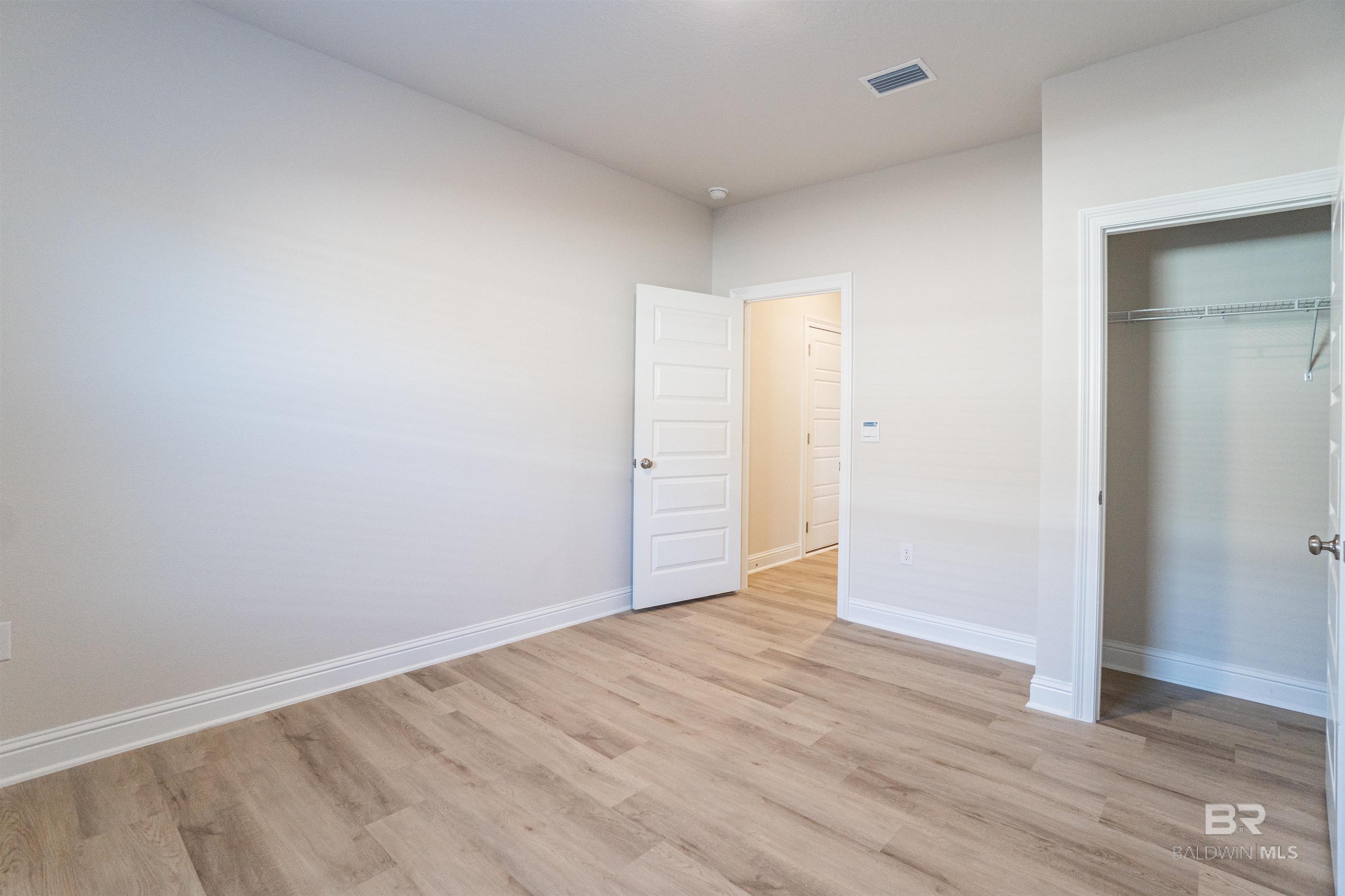 https://zimg.paragon.ice.com/ParagonImages/Property/PG/BCAR/395129/8/0/0/c5a19482aa823ef02d8ae5216c59a46e/7/94b61fd71109b35bed0516c56db93f6f/395129-bf0e5d1a-302b-4e1b-a142-f56f57323272.JPG