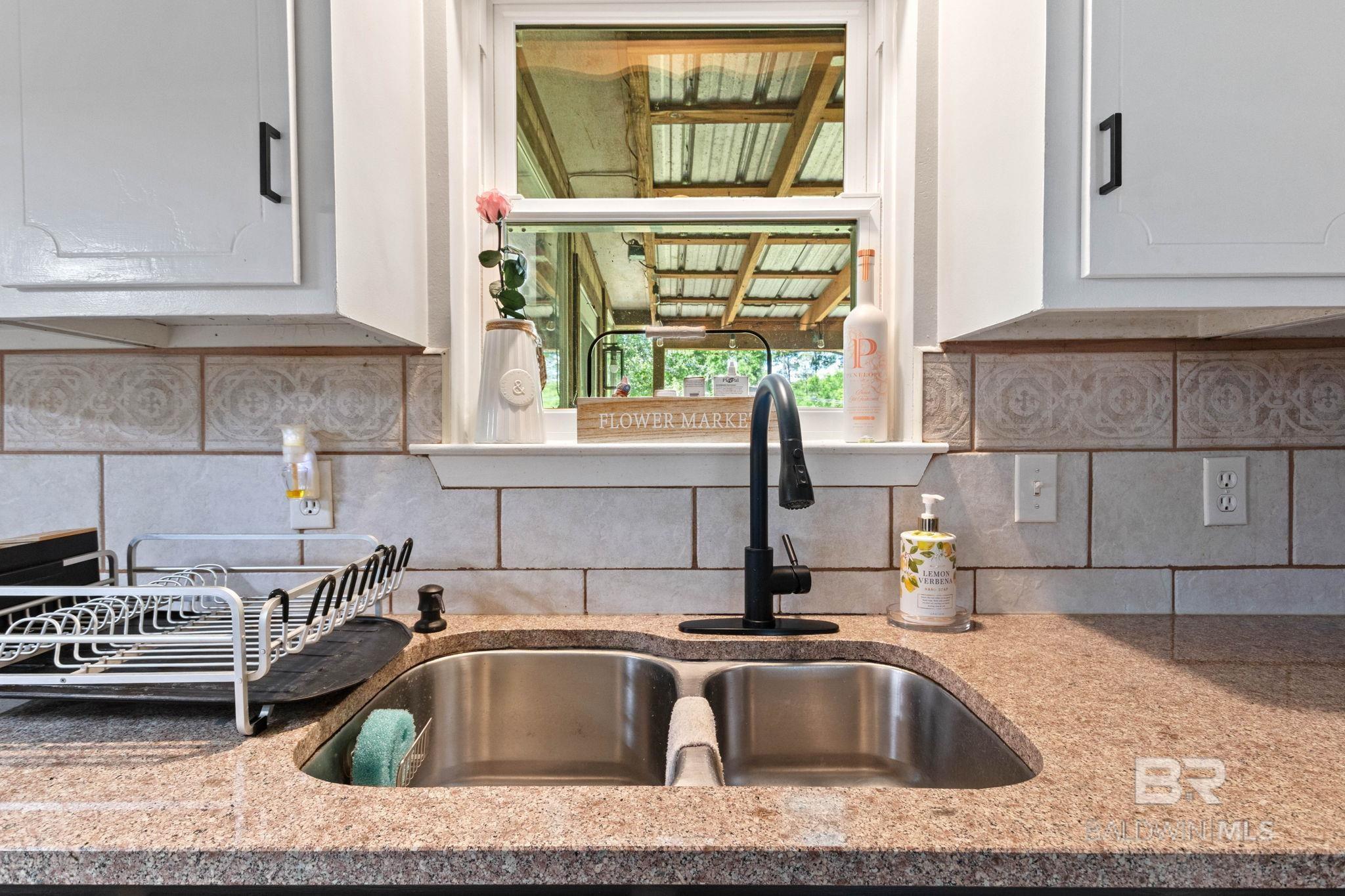 https://zimg.paragon.ice.com/ParagonImages/Property/PG/BCAR/395166/12/0/0/71f612c91d6ba1c29fe2048699c5164a/7/9826d04a114761b7b156f066d8ab8970/395166-23972a05-1061-43a2-8332-878f3c168ca1.JPG