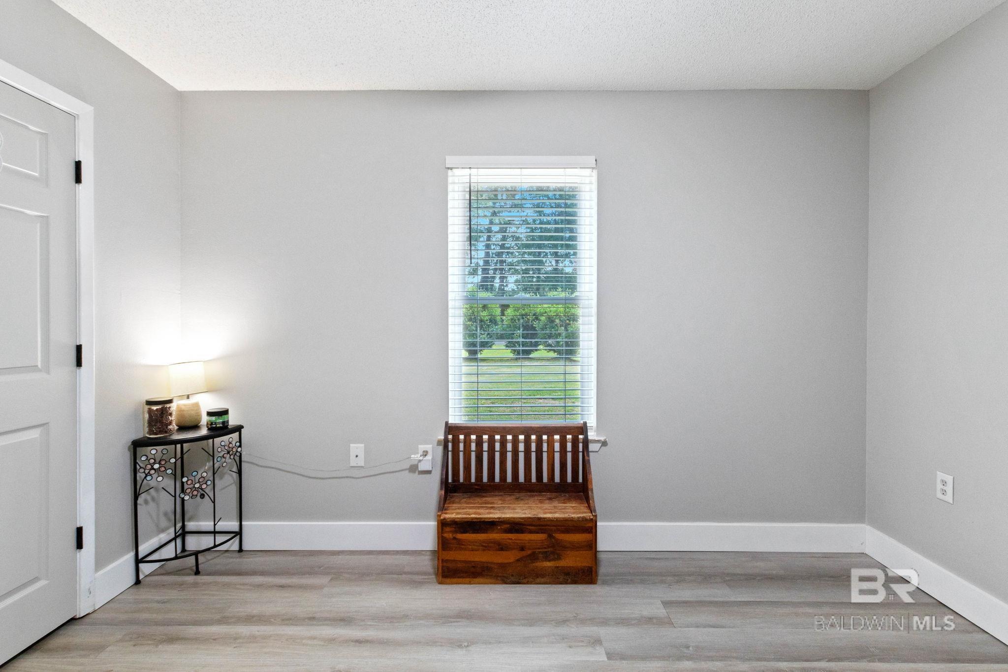 https://zimg.paragon.ice.com/ParagonImages/Property/PG/BCAR/395166/29/0/0/be73bce680276302f752a53081766372/7/9826d04a114761b7b156f066d8ab8970/395166-5176a952-9040-4958-8772-fb96efaf425e.JPG