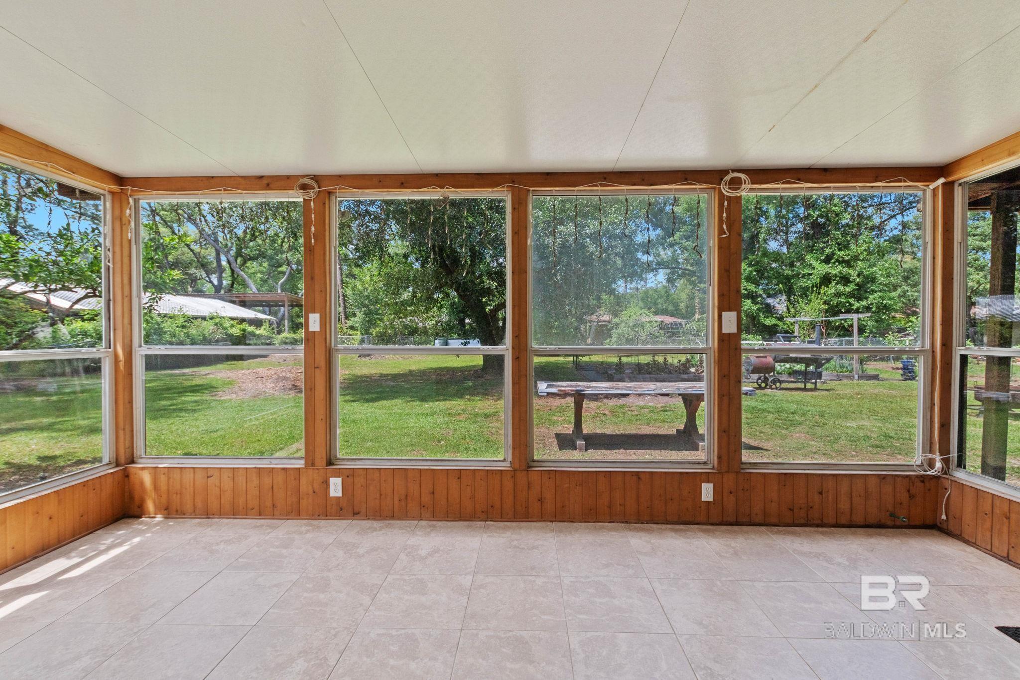 https://zimg.paragon.ice.com/ParagonImages/Property/PG/BCAR/395166/38/0/0/20b9e73c8d1f30fedeed9c1f871fc317/7/9826d04a114761b7b156f066d8ab8970/395166-453489f5-7e5a-407e-b987-5fb53cc9fe41.JPG