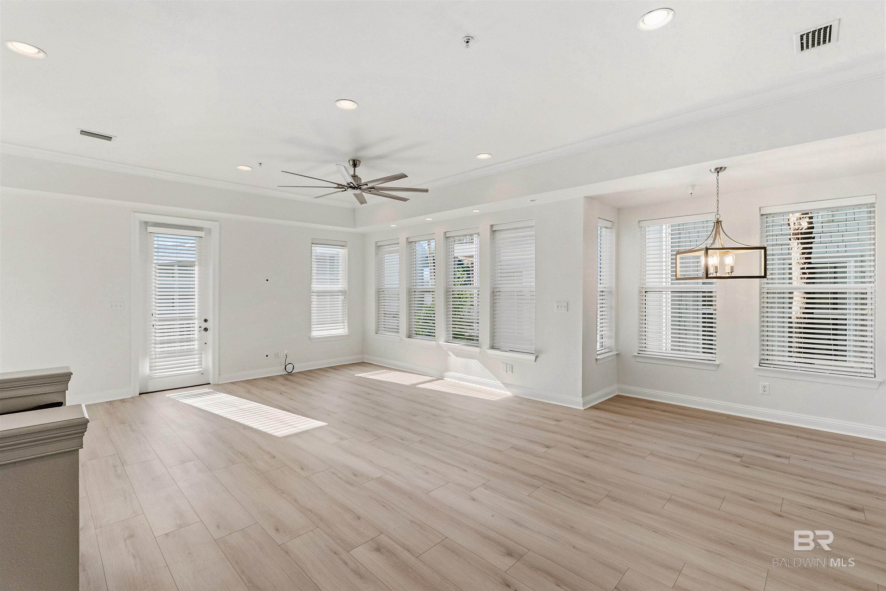 https://zimg.paragon.ice.com/ParagonImages/Property/PG/BCAR/395297/30/0/0/43b109d6d65f84e6b923e15d176d0a0f/7/bb5ff257dca194e4a8b83f738066278c/395297-fa74a70f-e54d-40b7-b1c8-8b22b90f118a.JPG