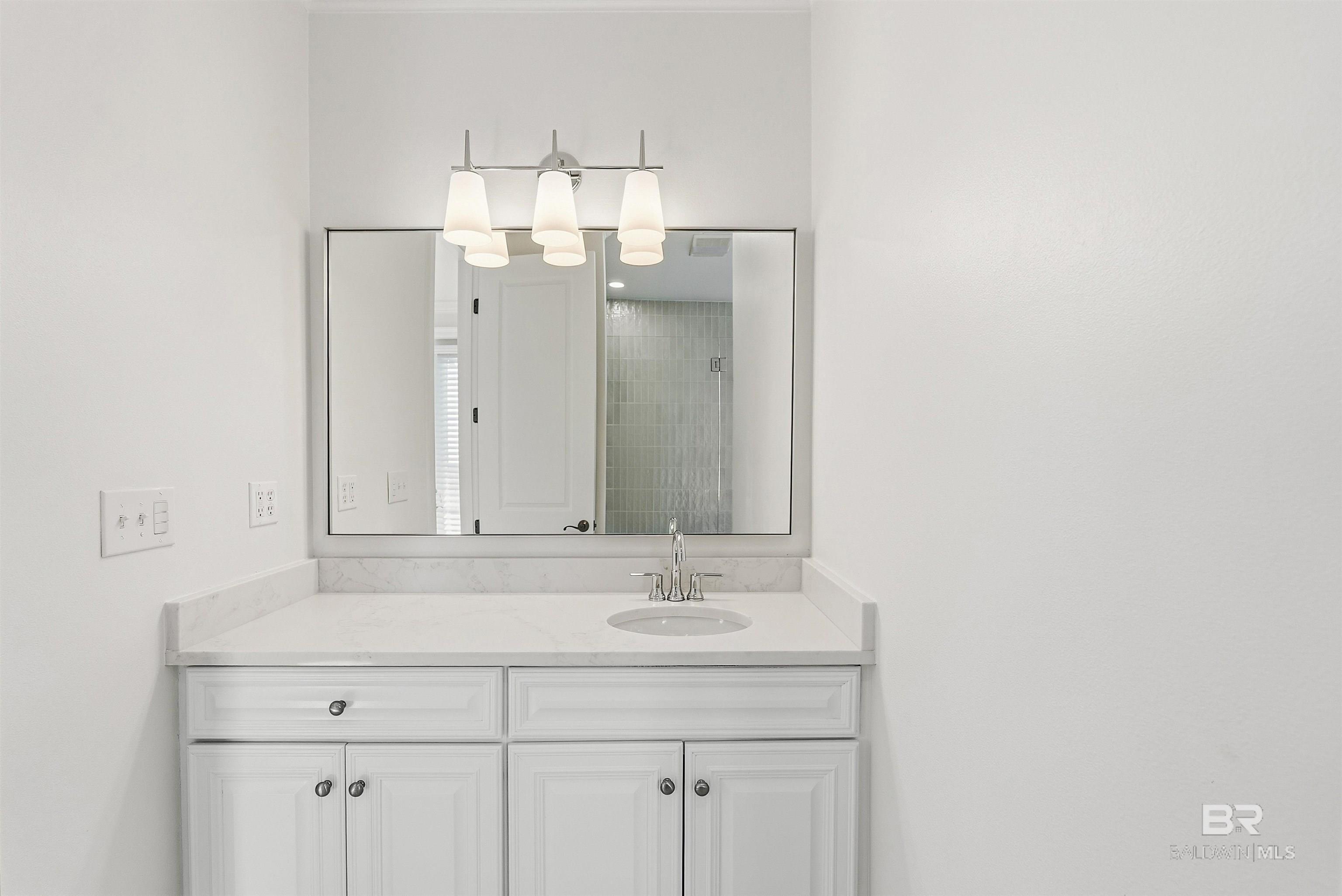 https://zimg.paragon.ice.com/ParagonImages/Property/PG/BCAR/395297/54/0/0/0be7f4e2abec6f856b786130a69c7b99/7/bb5ff257dca194e4a8b83f738066278c/395297-bf0db634-869d-471f-ba3c-5a1d7e23c3ca.JPG