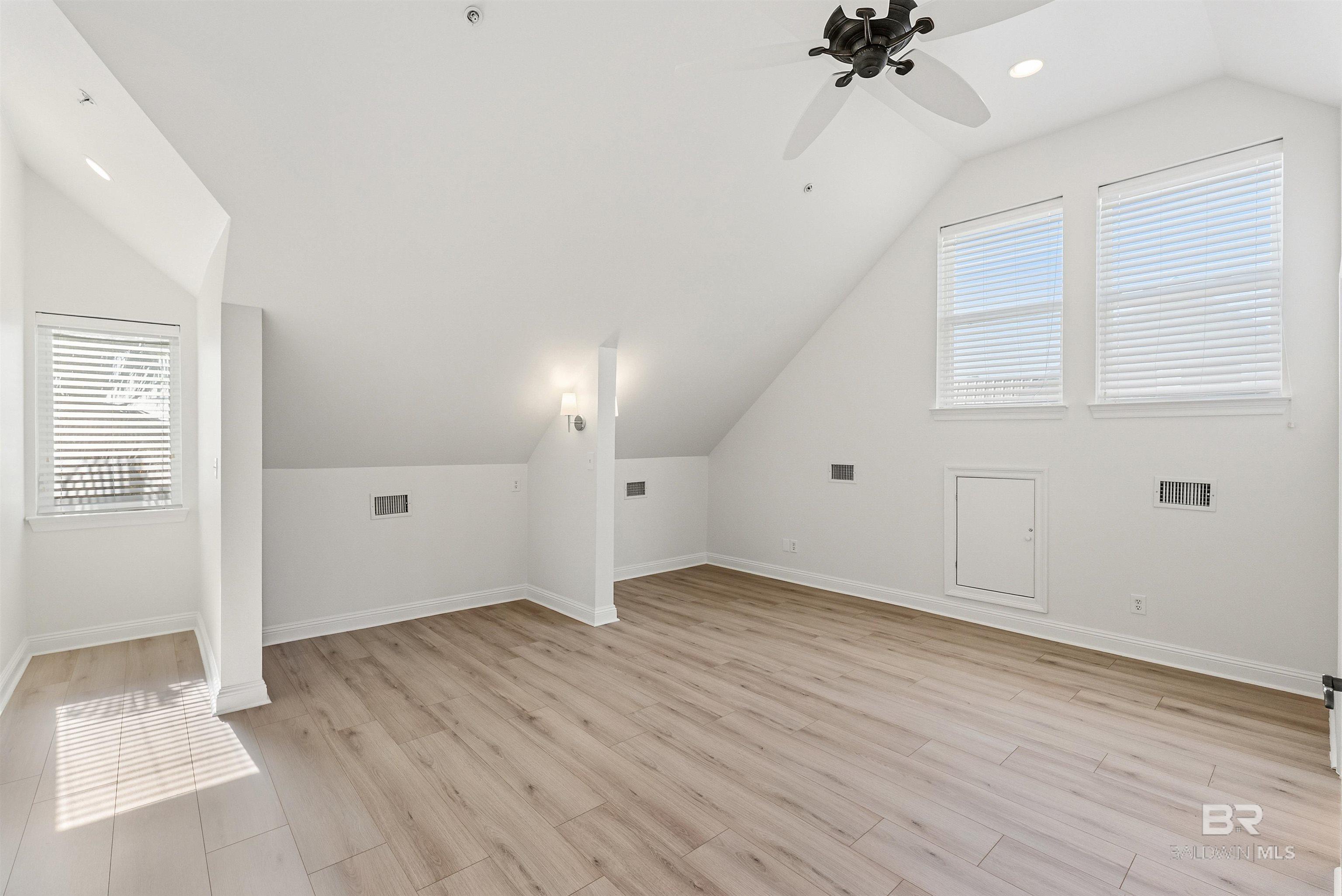 https://zimg.paragon.ice.com/ParagonImages/Property/PG/BCAR/395297/60/0/0/2b6f5b5fe5e03d56b98bacbf11dbad4b/7/bb5ff257dca194e4a8b83f738066278c/395297-b59255b0-5c2d-4e48-bf72-a95d1b41318d.JPG
