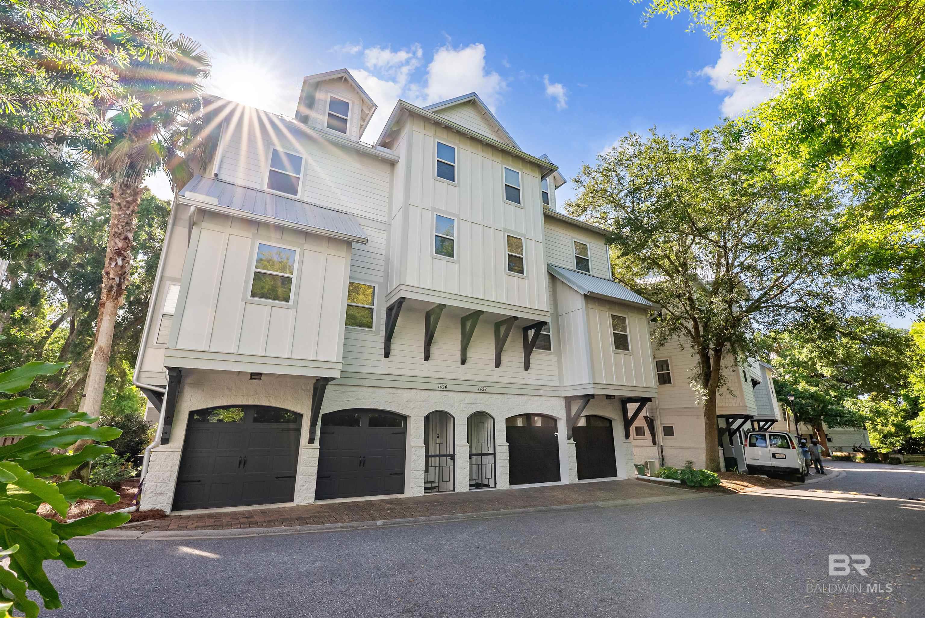 https://zimg.paragon.ice.com/ParagonImages/Property/PG/BCAR/395297/7/0/0/d8579669574d4d27248cc54f085cae80/7/bb5ff257dca194e4a8b83f738066278c/395297-e5766345-fda5-46de-8989-6c74f4430536.JPG