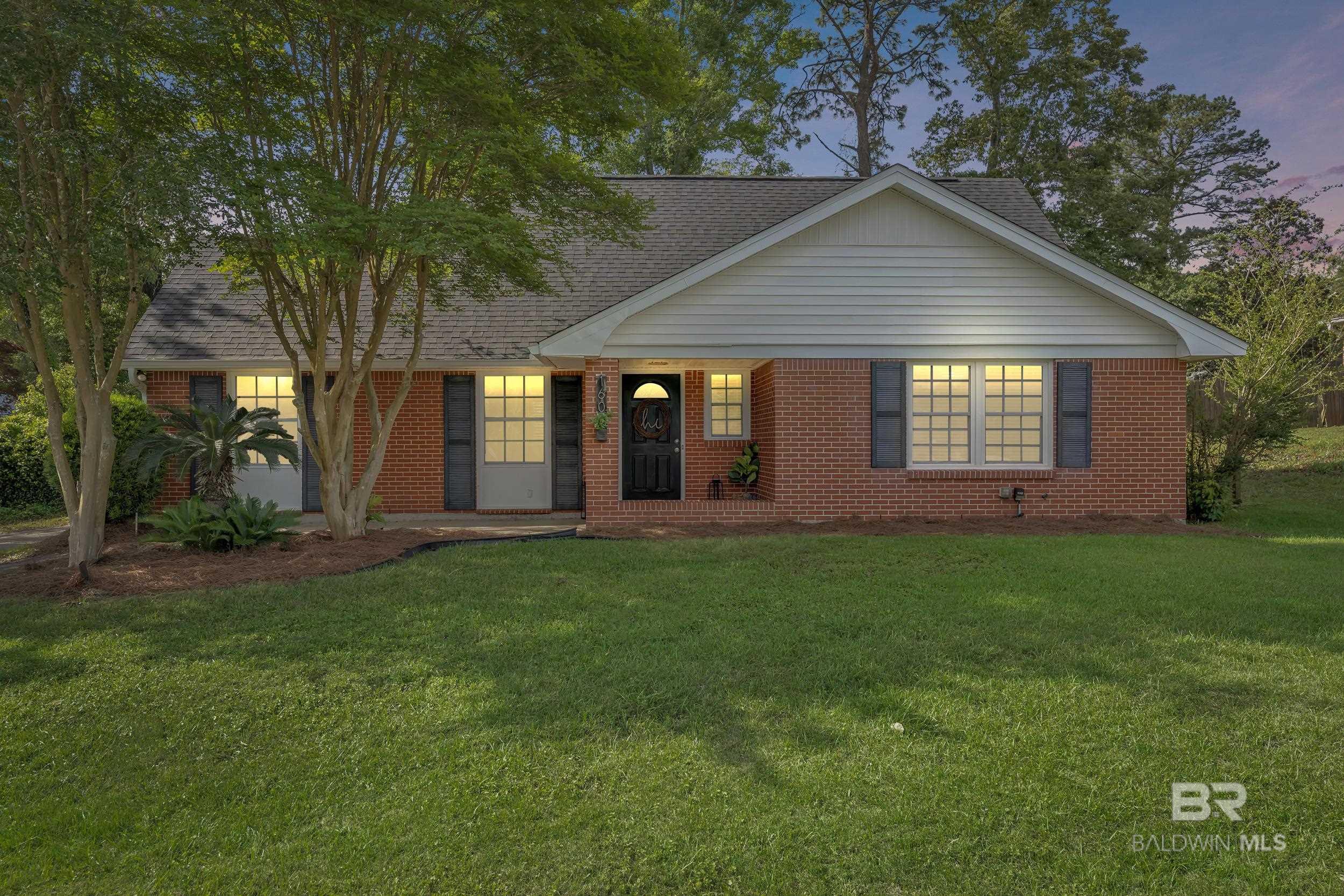 160 Country Club Drive, Daphne, AL, 36526