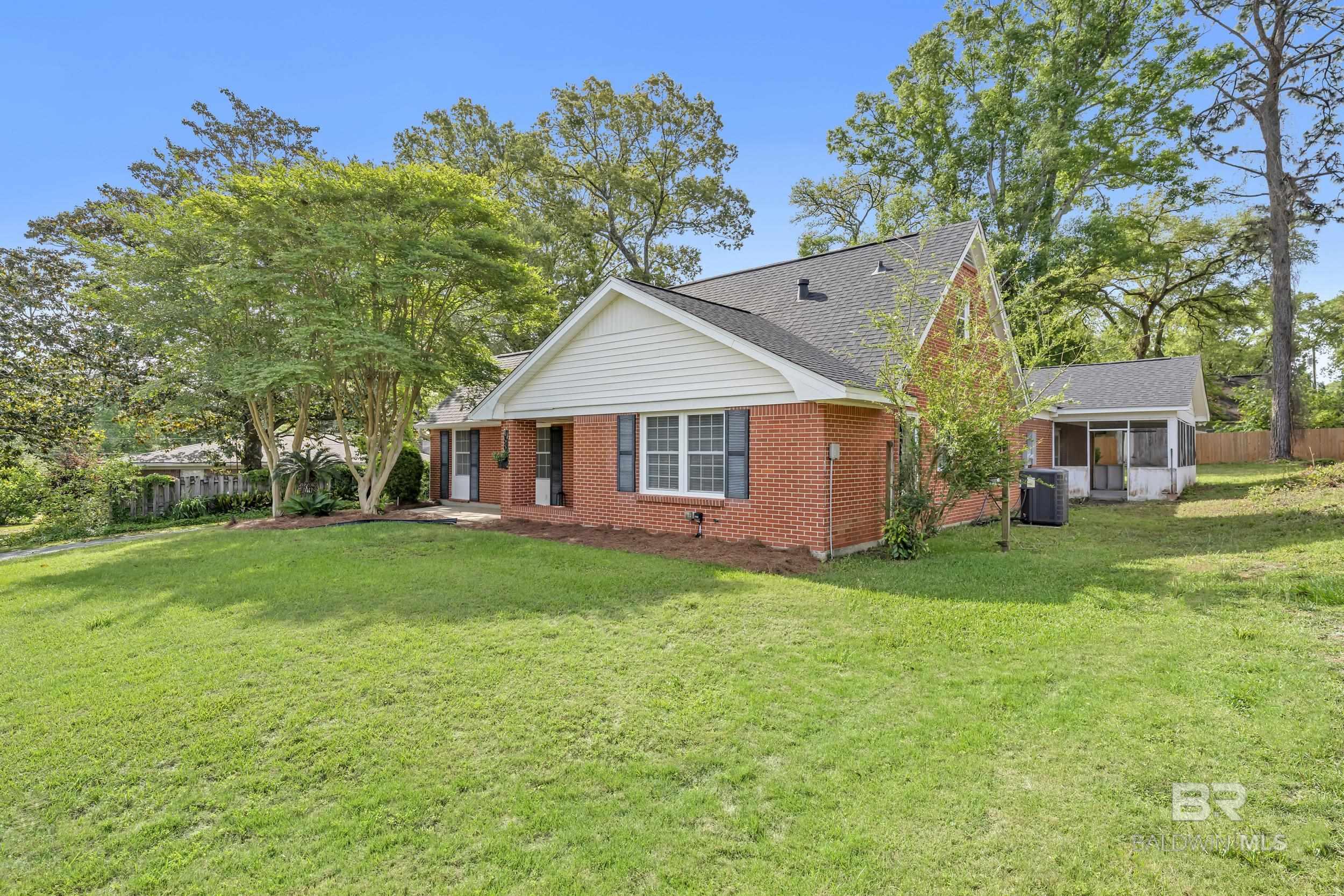 160 Country Club Drive, Daphne, AL, 36526